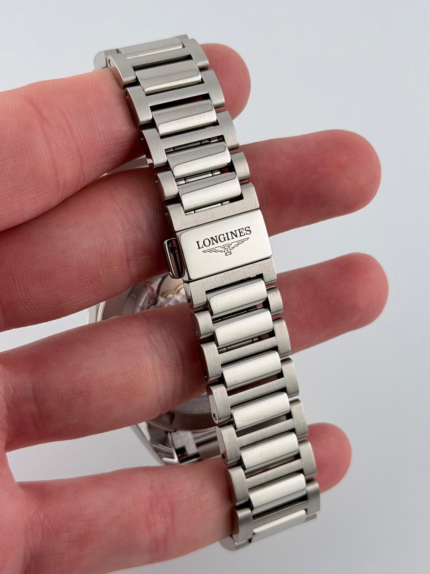 Longines Conquest Automatic Date L3.720.4 - Green Sunburst Dial