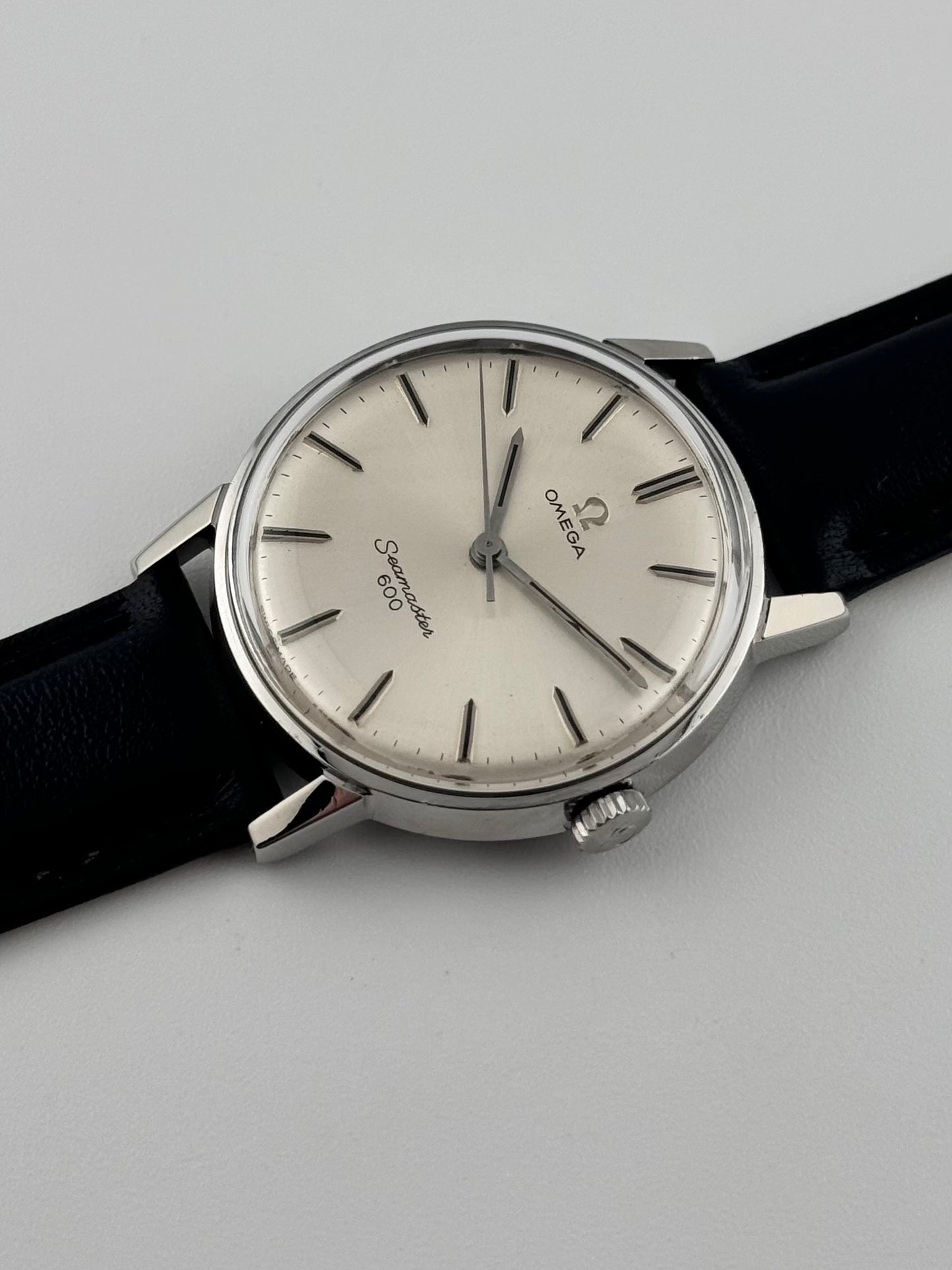 Omega Seamaster 600 Manual Wind - 135.011 Sunburst Dial
