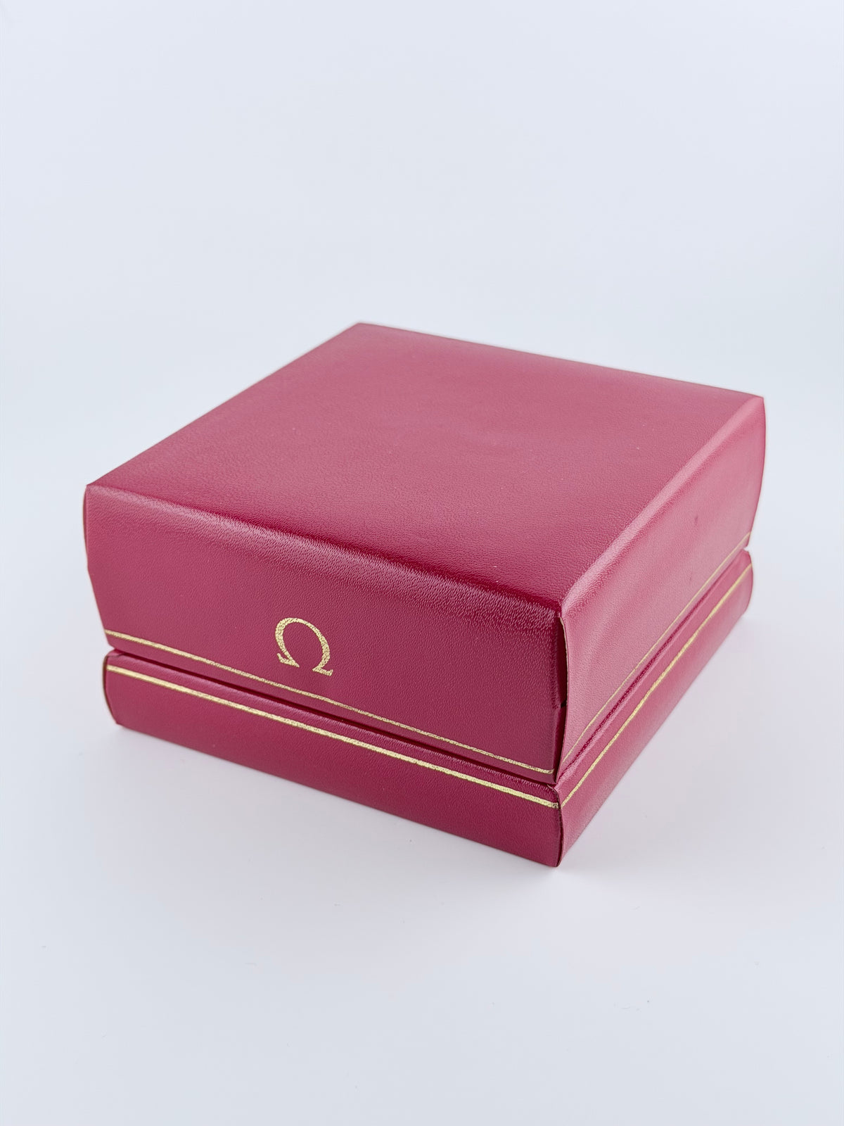 Omega Geneve Manual Wind 9ct Gold - 131.5016 - Original Box and Papers