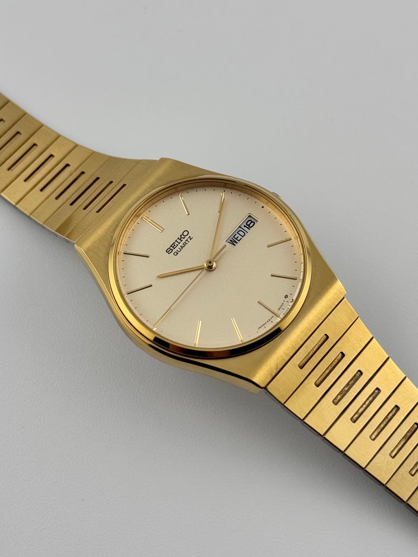 Seiko Quartz Day-Date - Original Box - 6533-8000