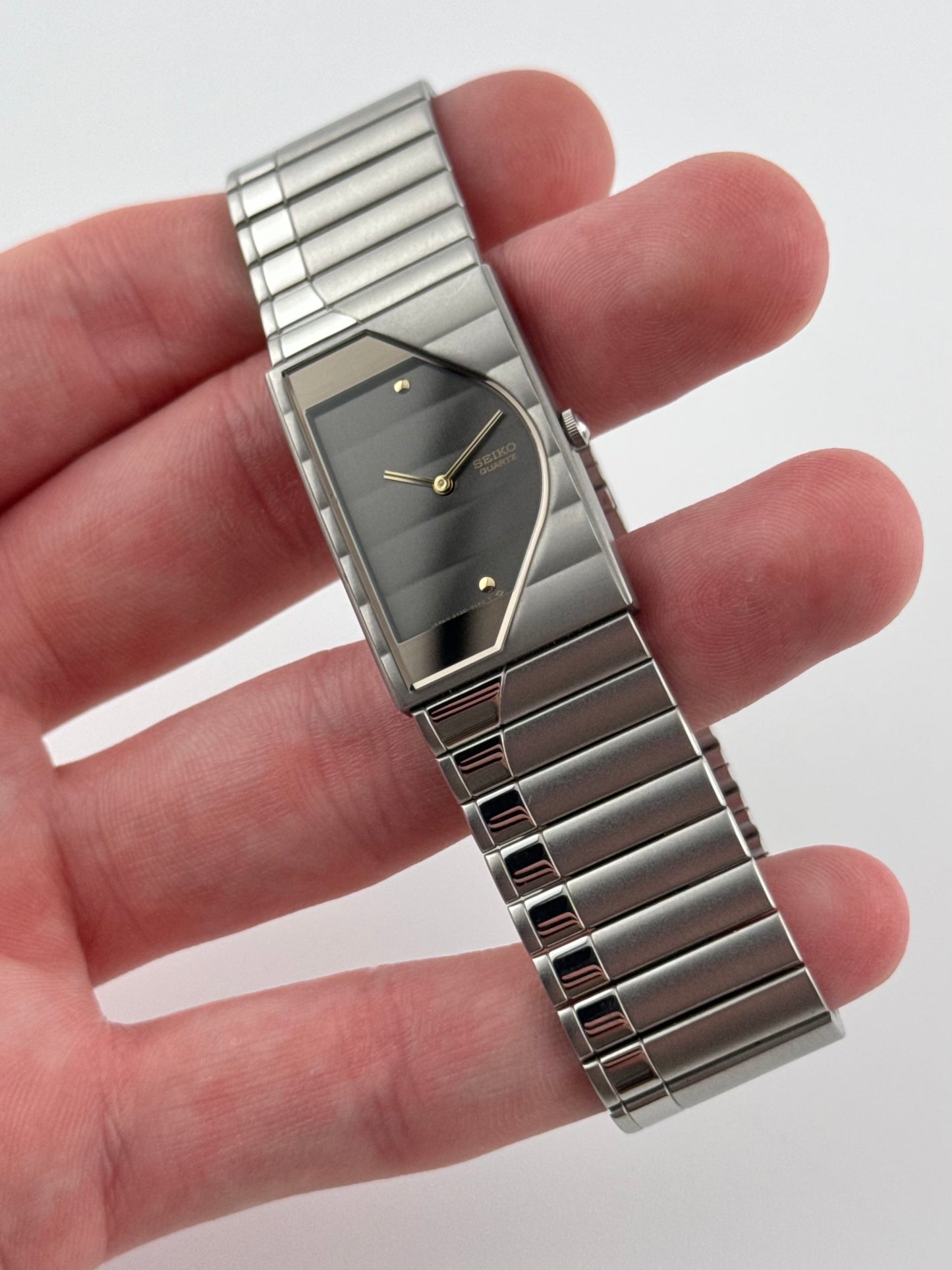 Seiko Half Moon Tank Quartz - Original Box - 2Y00-5F90
