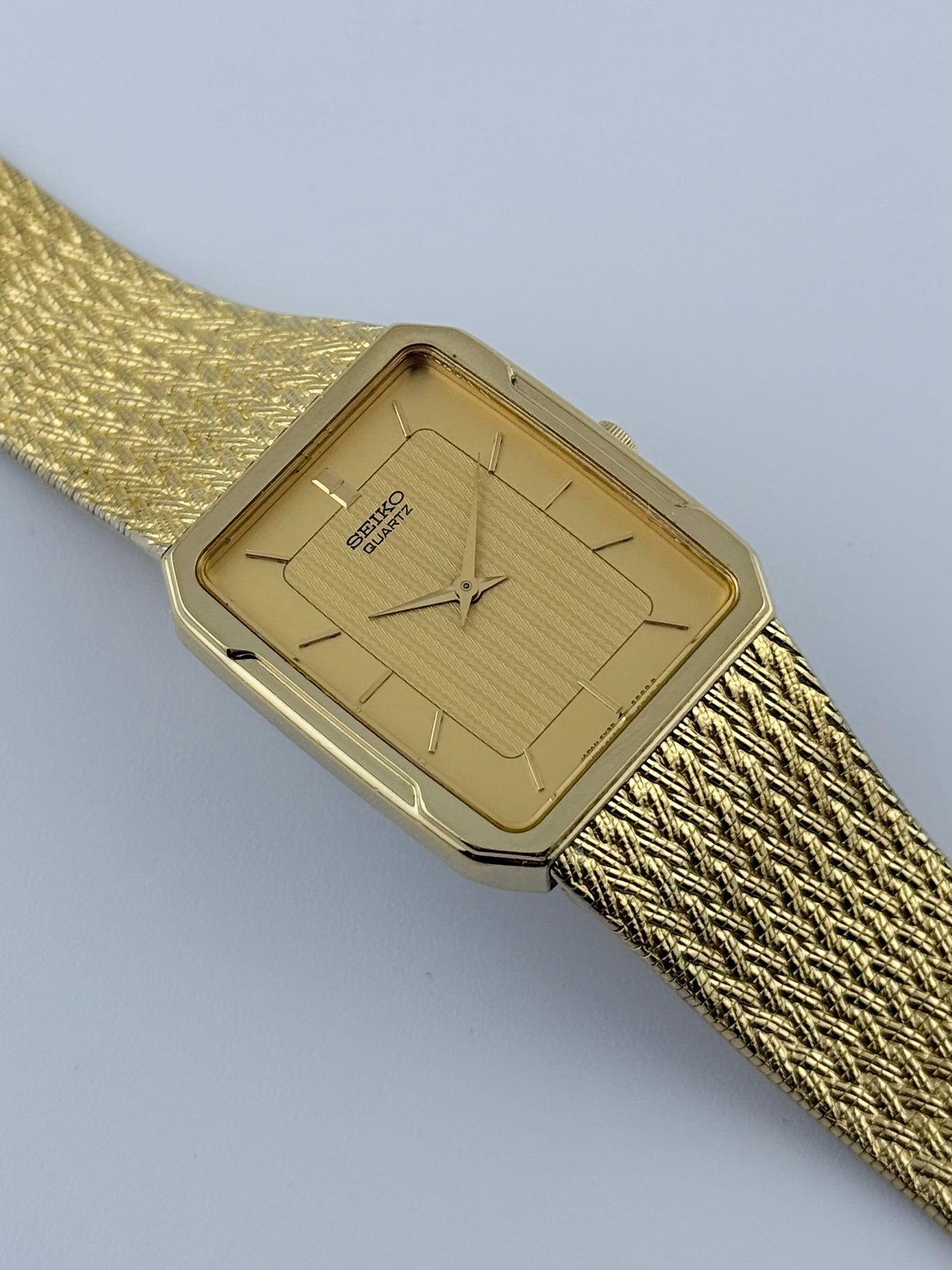 Seiko Tank Quartz 5Y30-5B49