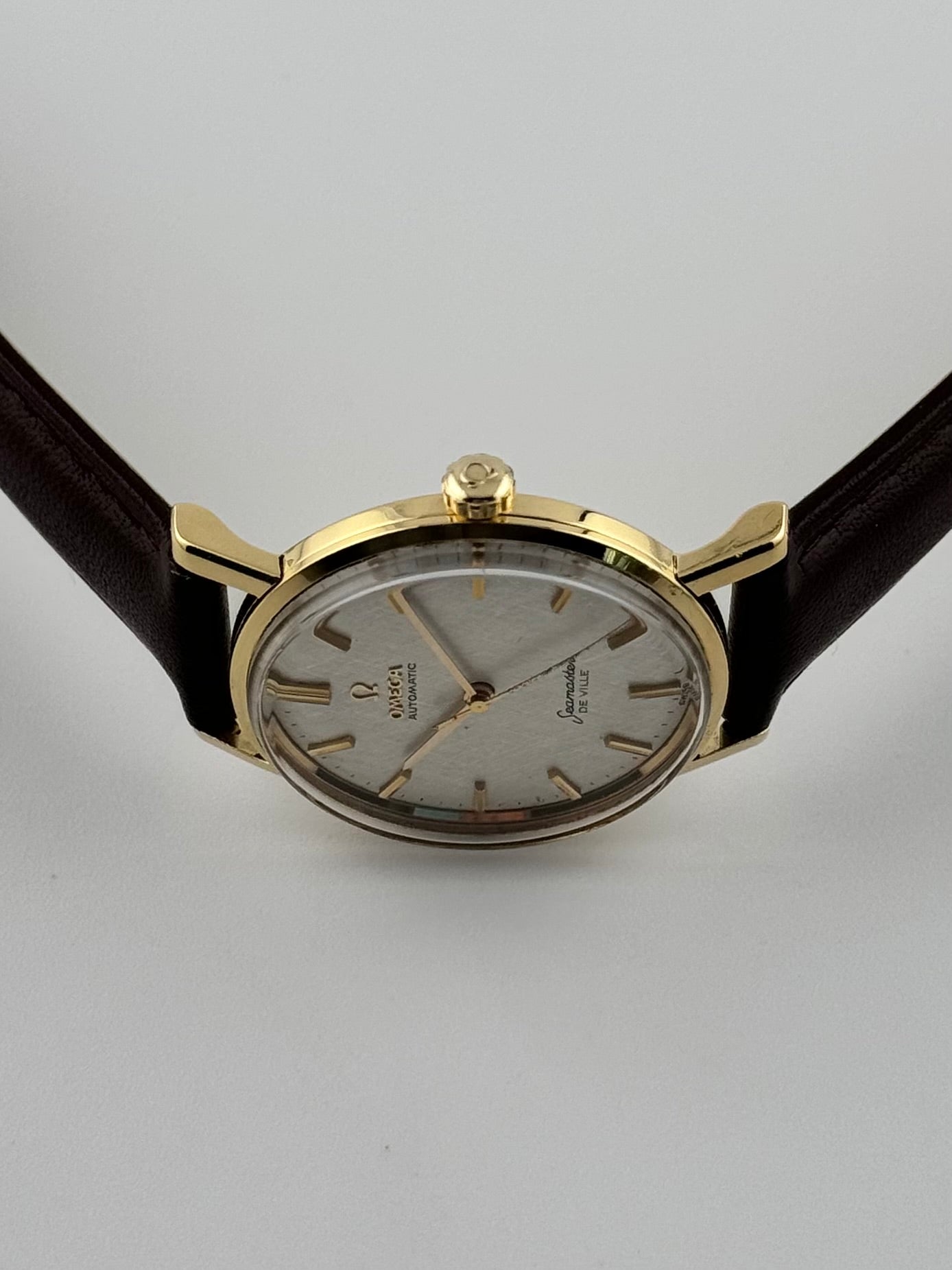 Omega Seamaster De Ville Automatic Linen Dial - 18ct Gold - 165025 SC-62