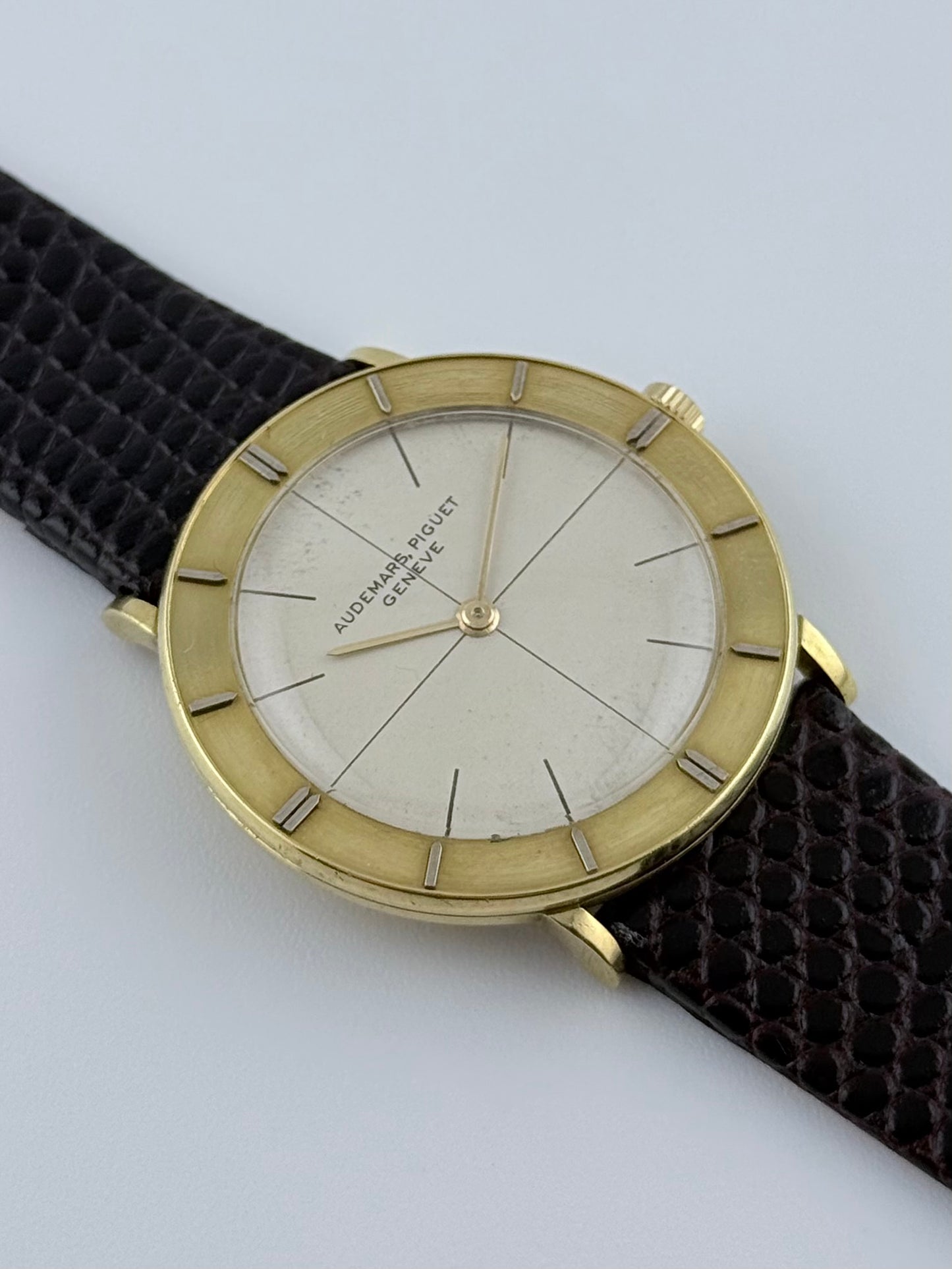 Audemars Piguet Disco Volante 1950s 18ct Gold