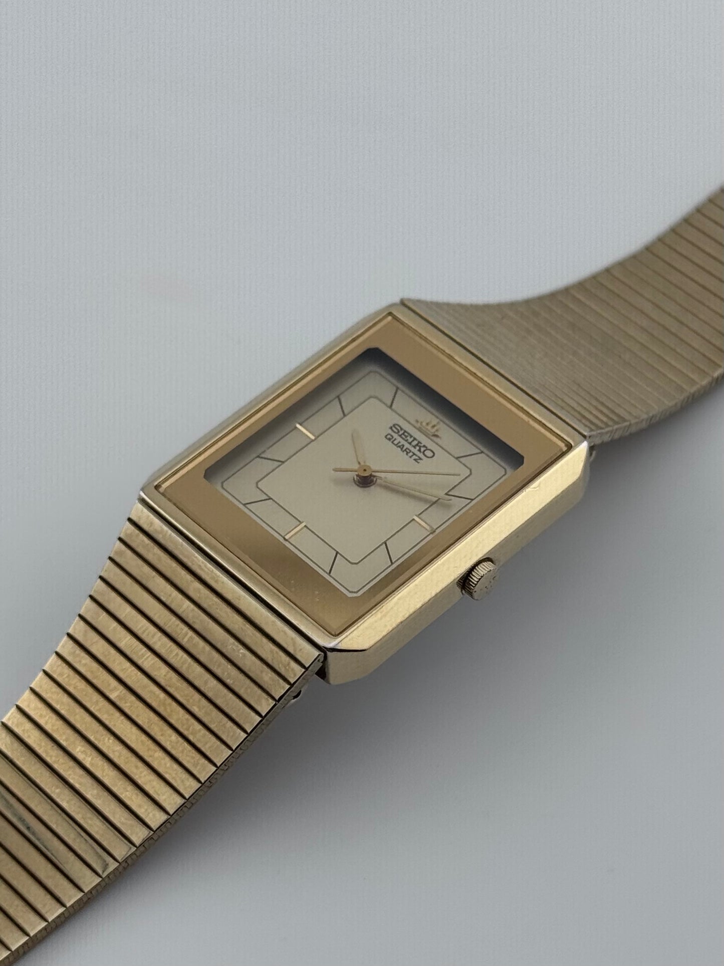 Seiko Tank Quartz 5Y31-5A60