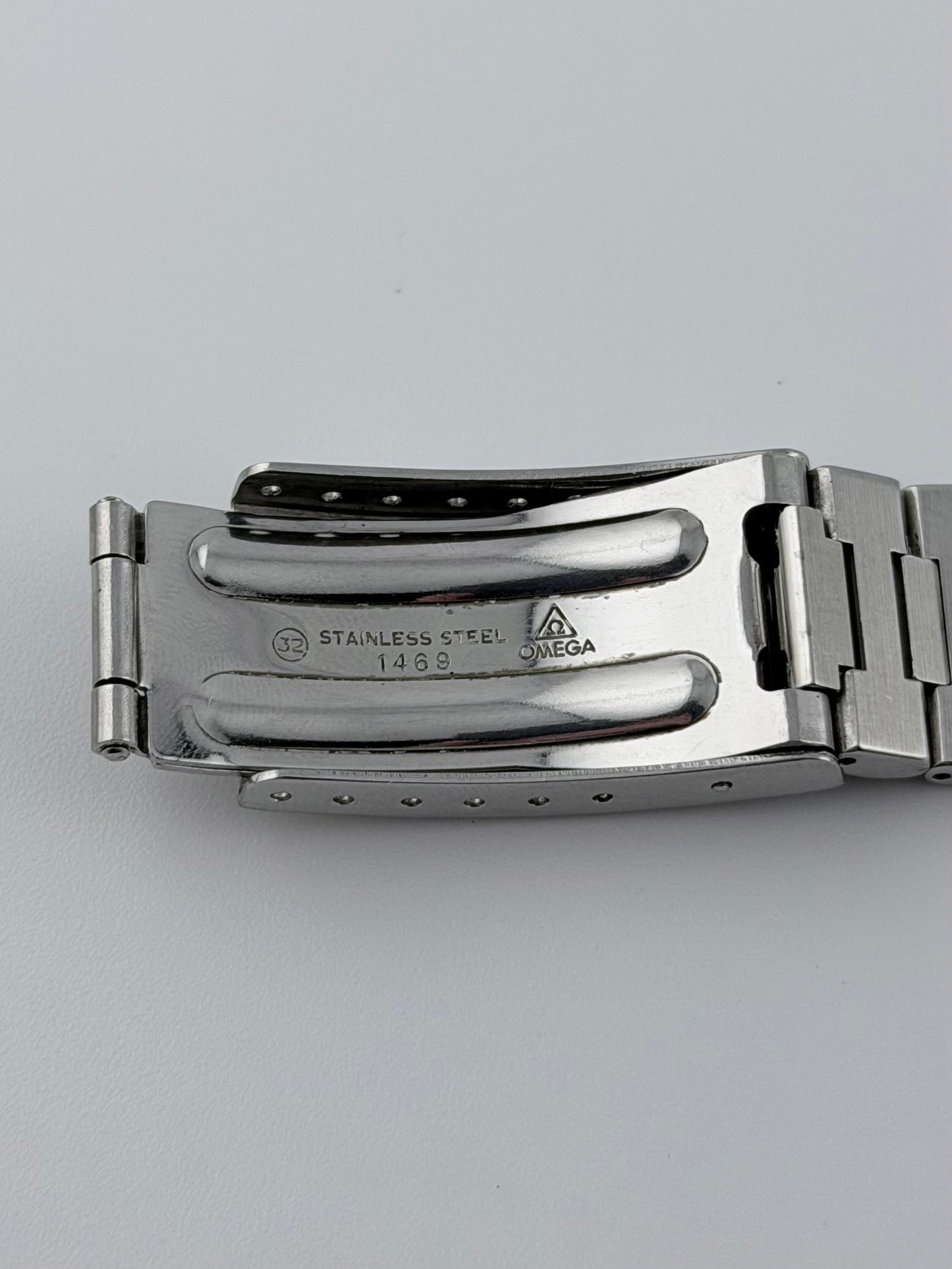 Omega Speedmaster Automatic Chronograph Date - 175.0043 Blue Sunburst Dial