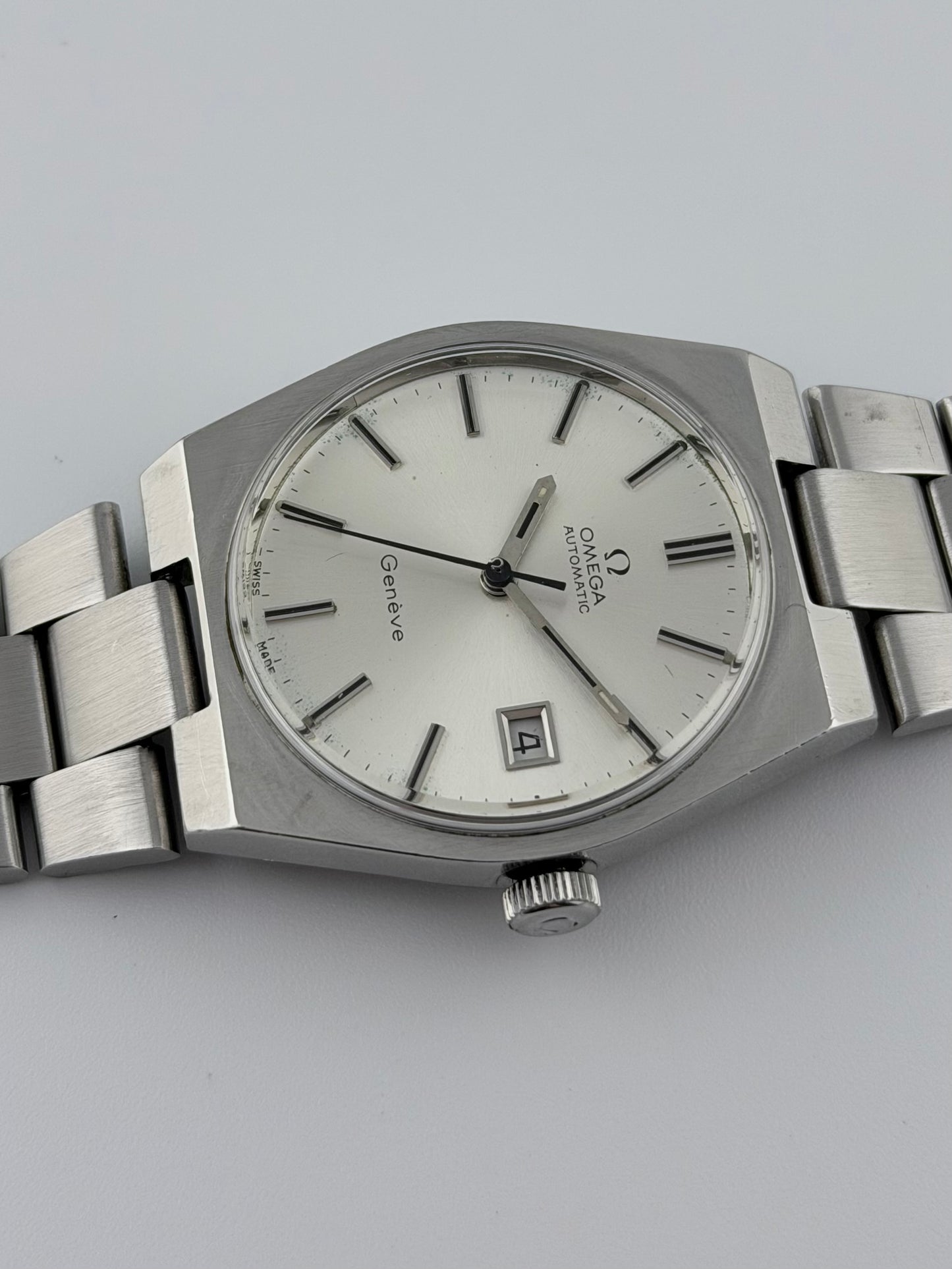 Omega Geneve Automatic Date 166.099