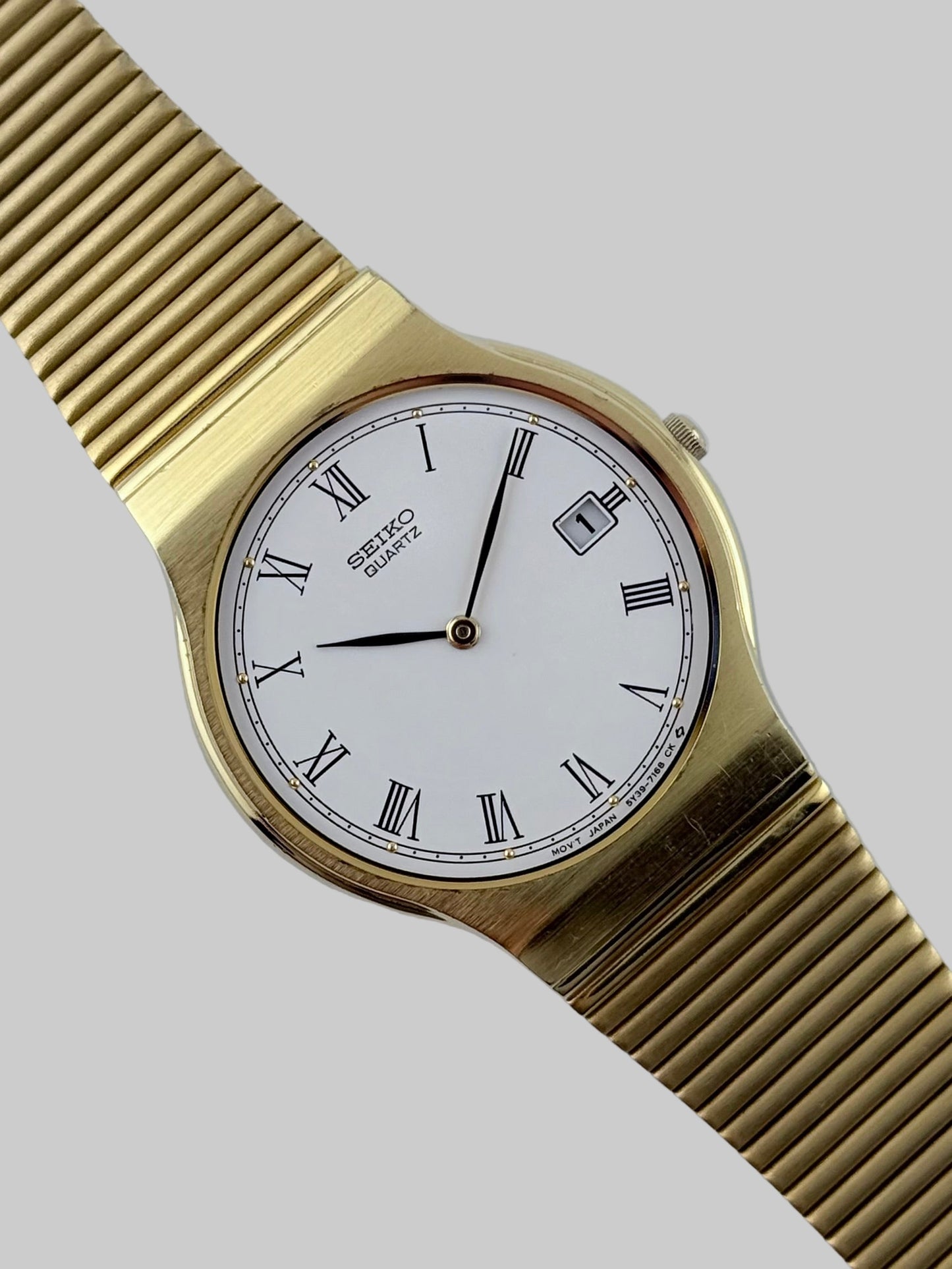 Seiko Quartz Date Dress Watch - 5Y39- 7000