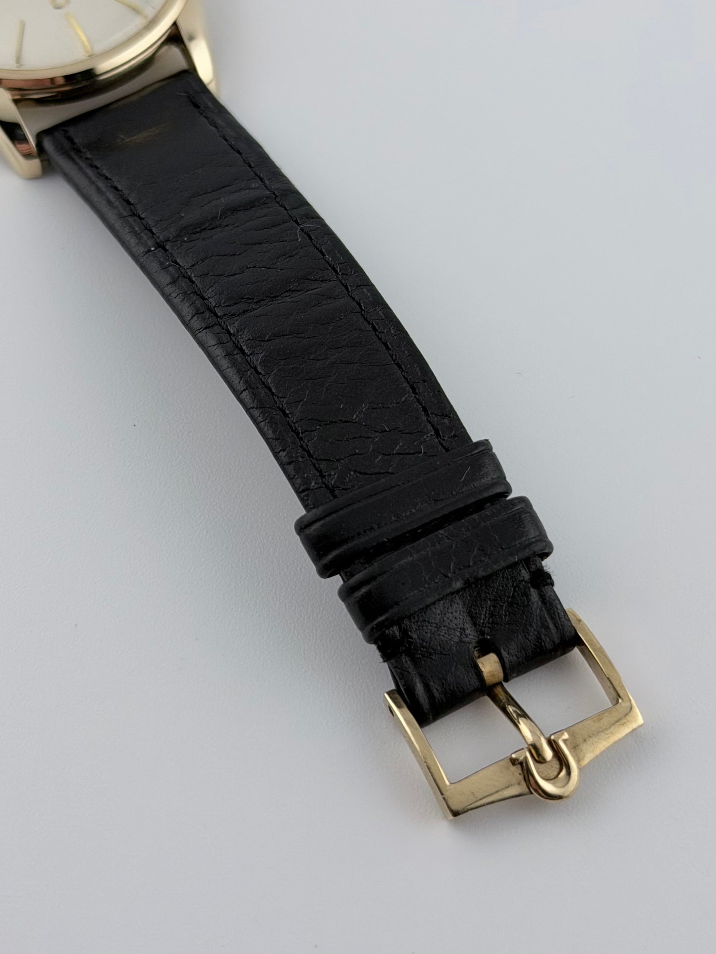 Omega Manual Wind 9ct Gold - 131.5405 - Linen Dial