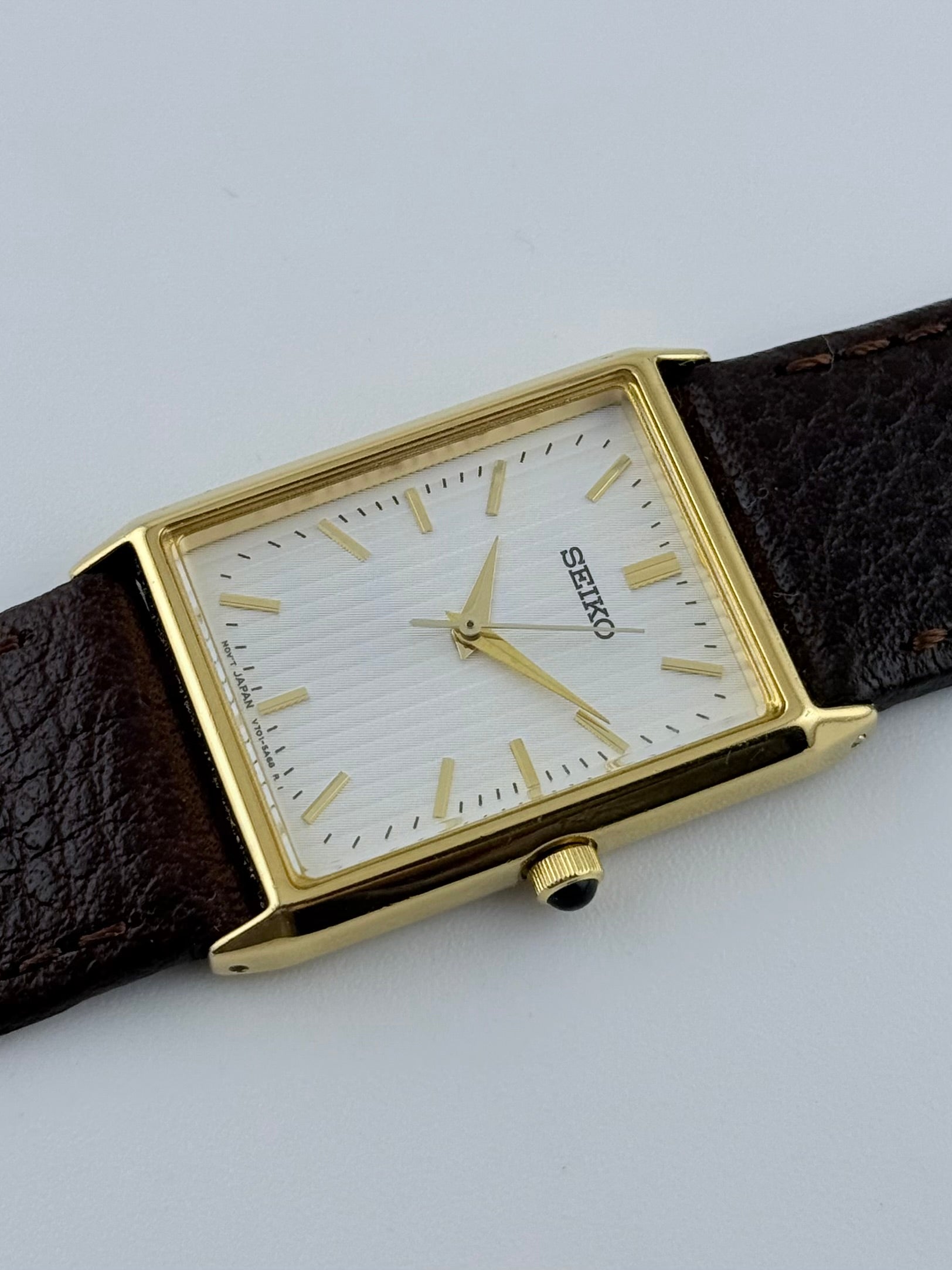 Seiko Tank Quartz - V701-5E10 – The Wrist Watcher