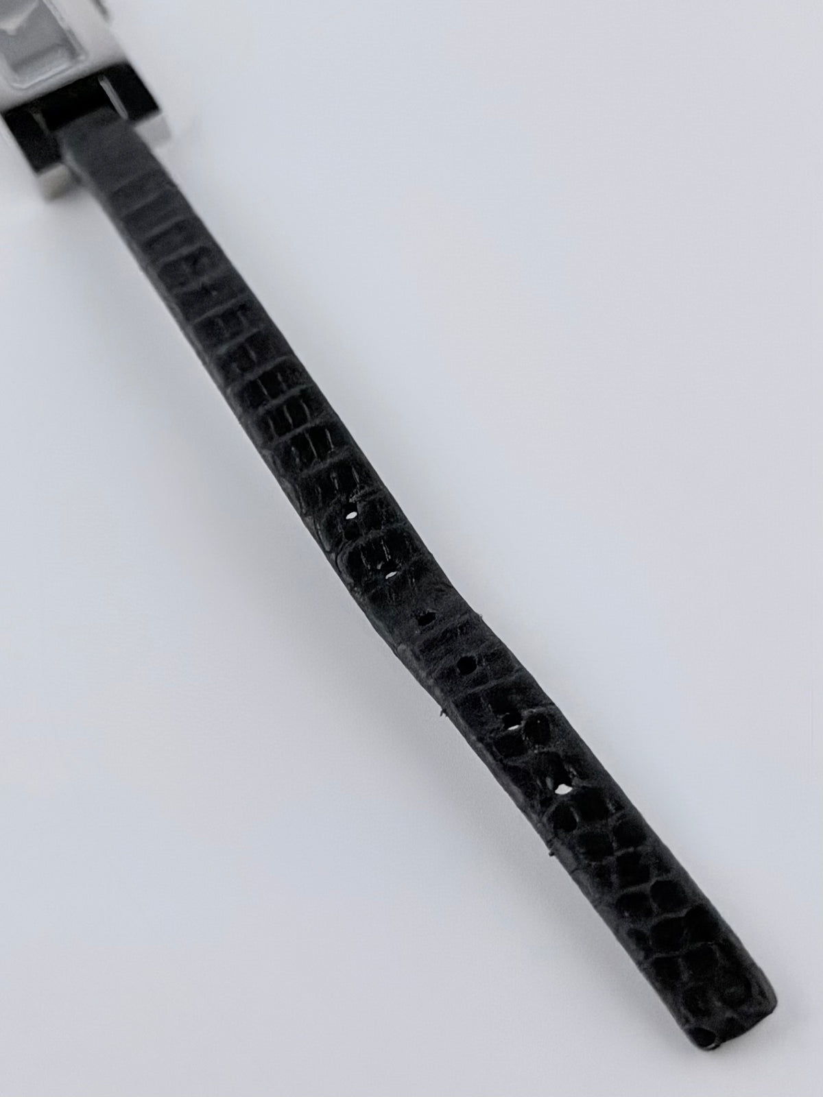 Gucci 3900L Quartz - Ladies - Black Dial