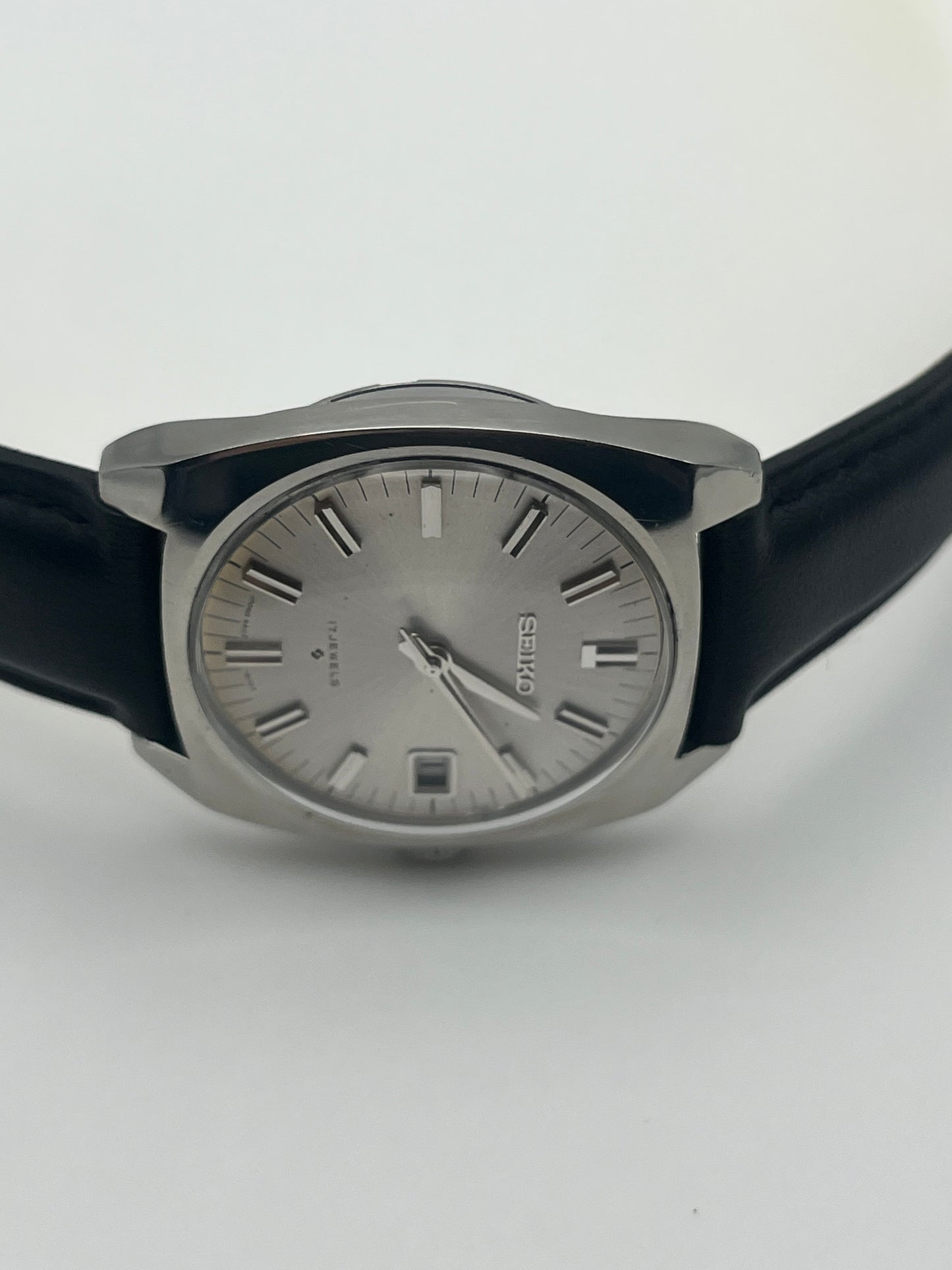 Seiko Manual Wind date 17j 7N43-9041