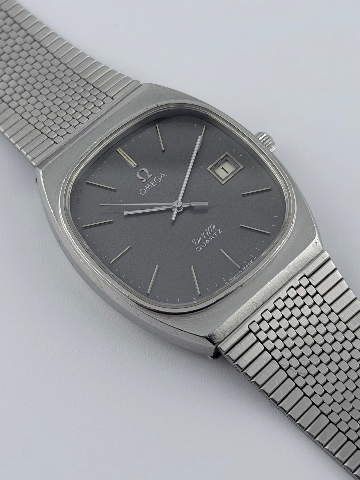 Omega DeVille Quartz Date 192.0035
