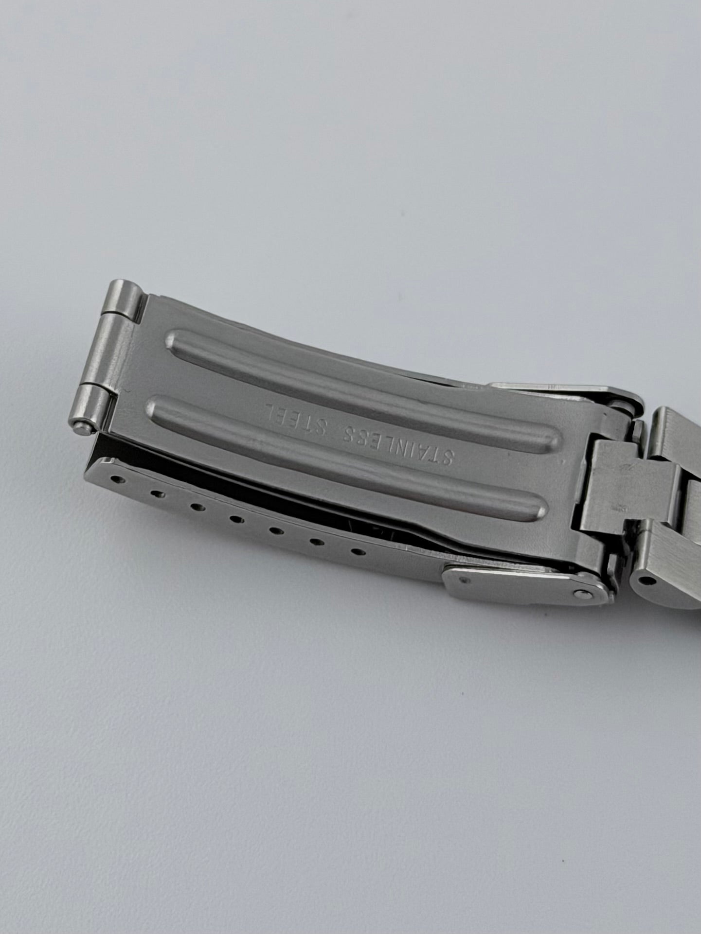 Heuer 2000 Quartz 200m Date - 954.008 - Ladies