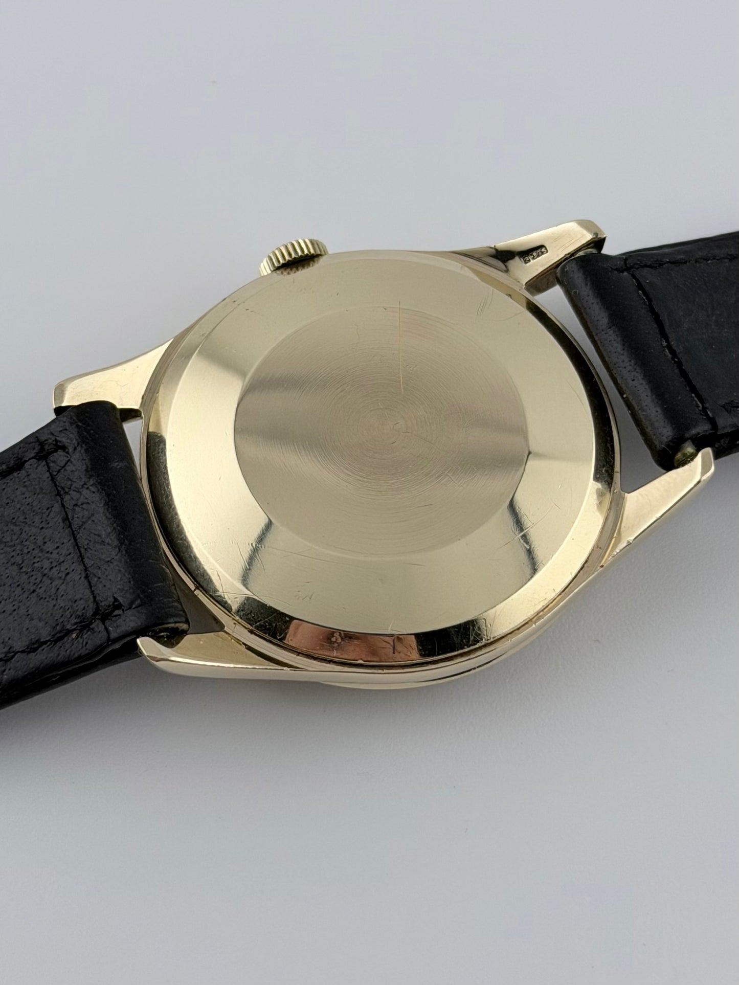 Omega Manual Wind 9ct Gold - 131.5405 - Linen Dial