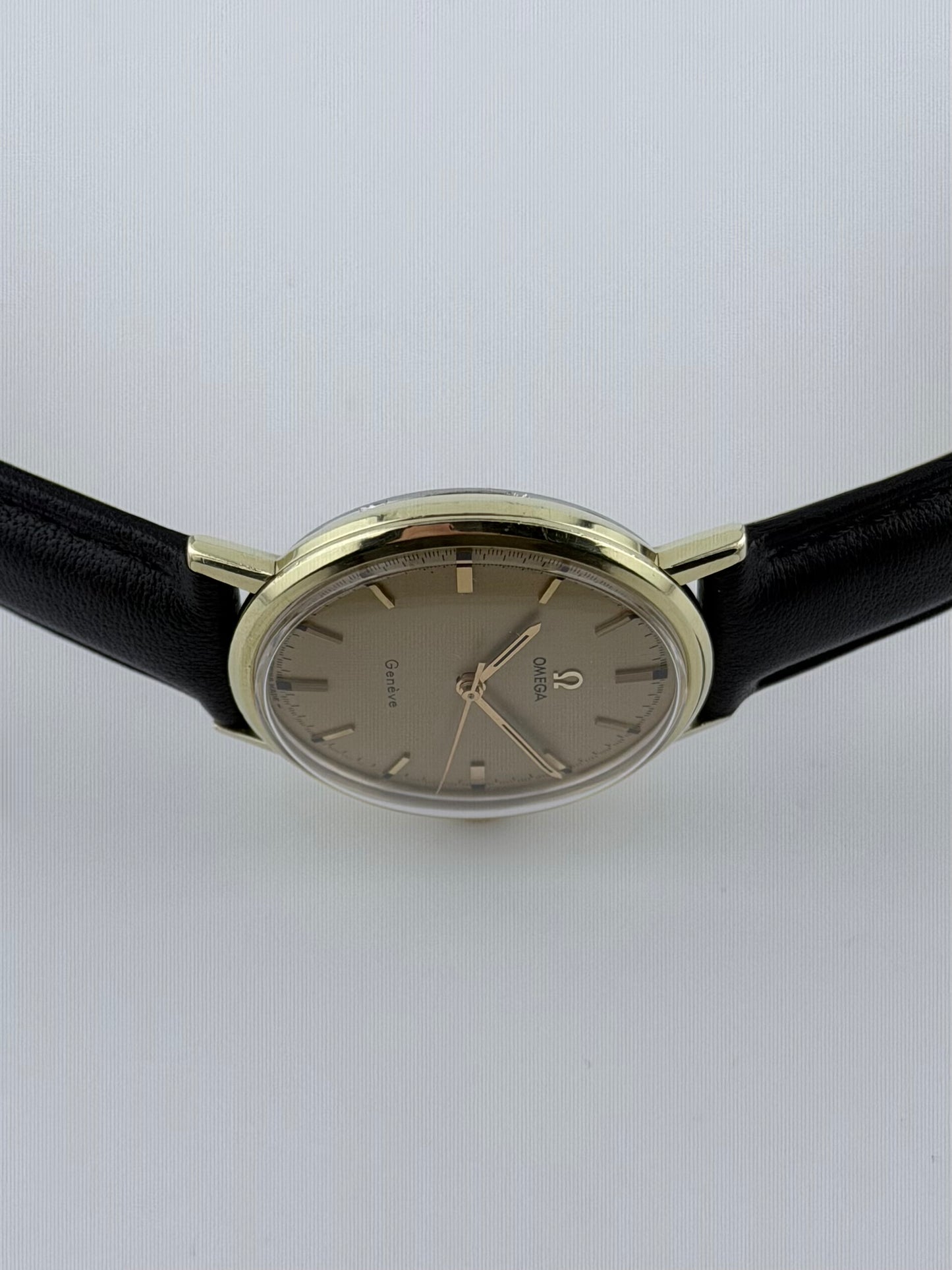 Omega Geneve Manual Wind 131.019 - Complete Set! - Box, Wallet, Papers