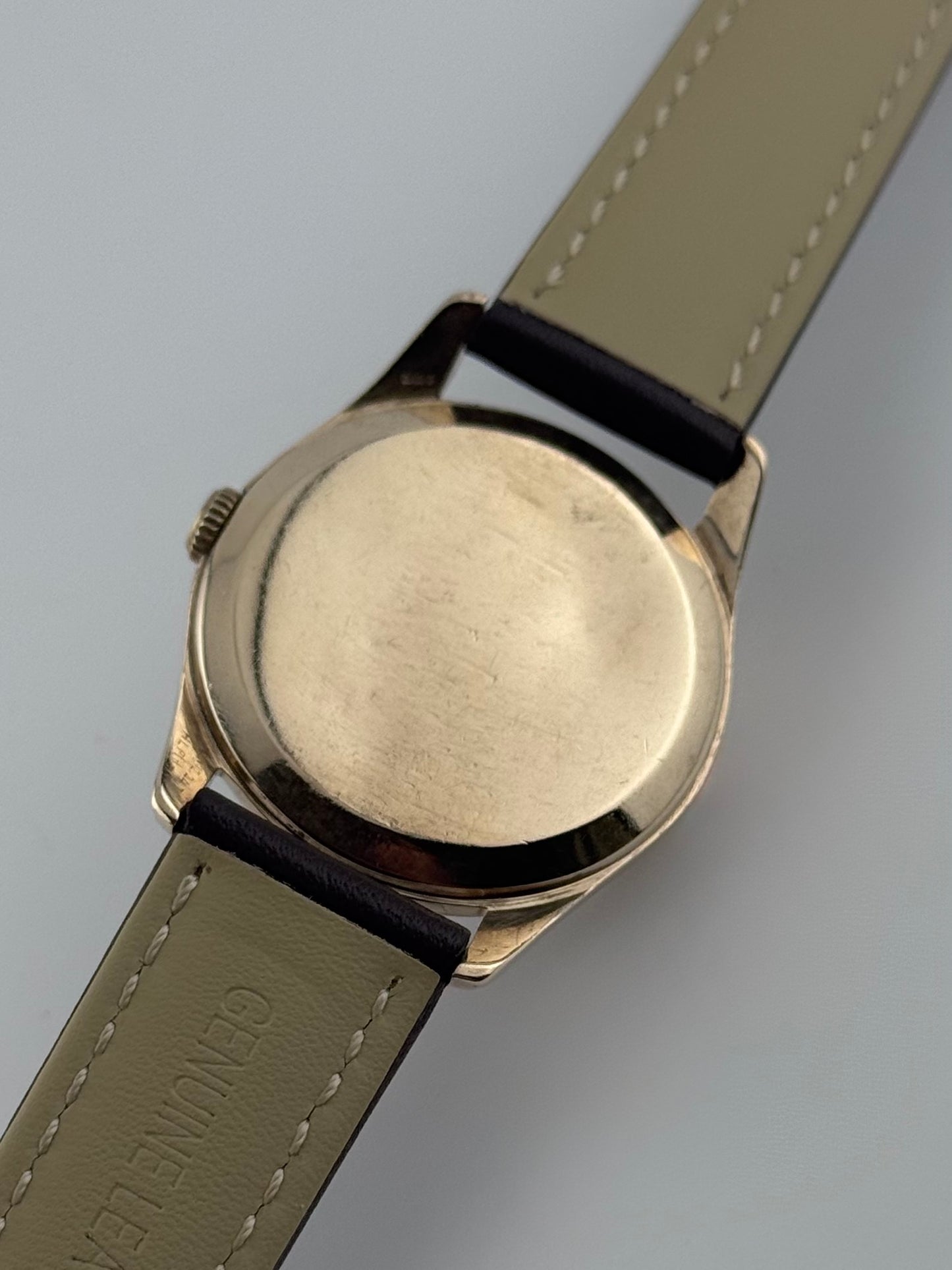 Omega Manual Wind 9ct Gold Sub Secs - R-159327 - Linen Dial