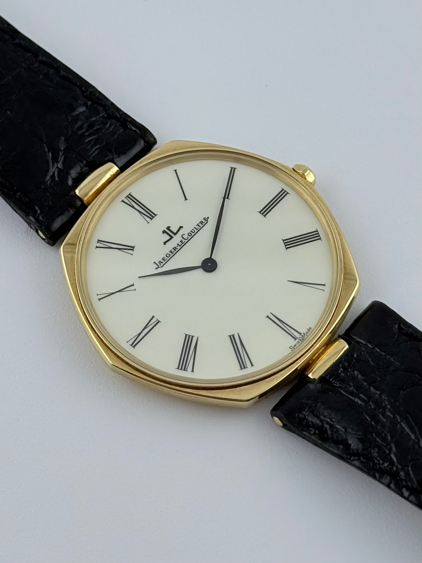 Jaeger LeCoultre Quartz 18ct Solid Gold - Original Strap & Buckle
