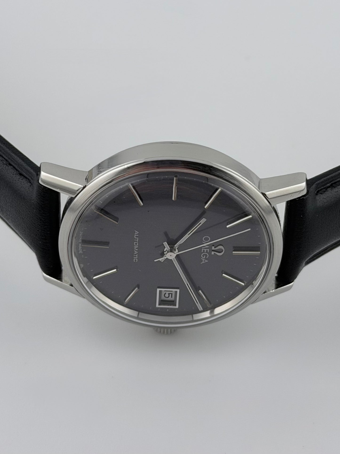 Omega Automatic Date 166.0202