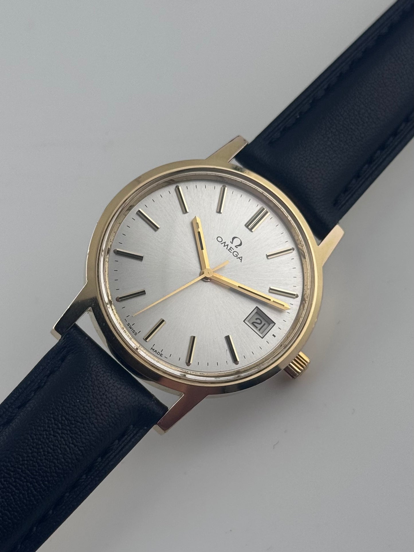Omega Geneve Date Manual Wind - 136.0104