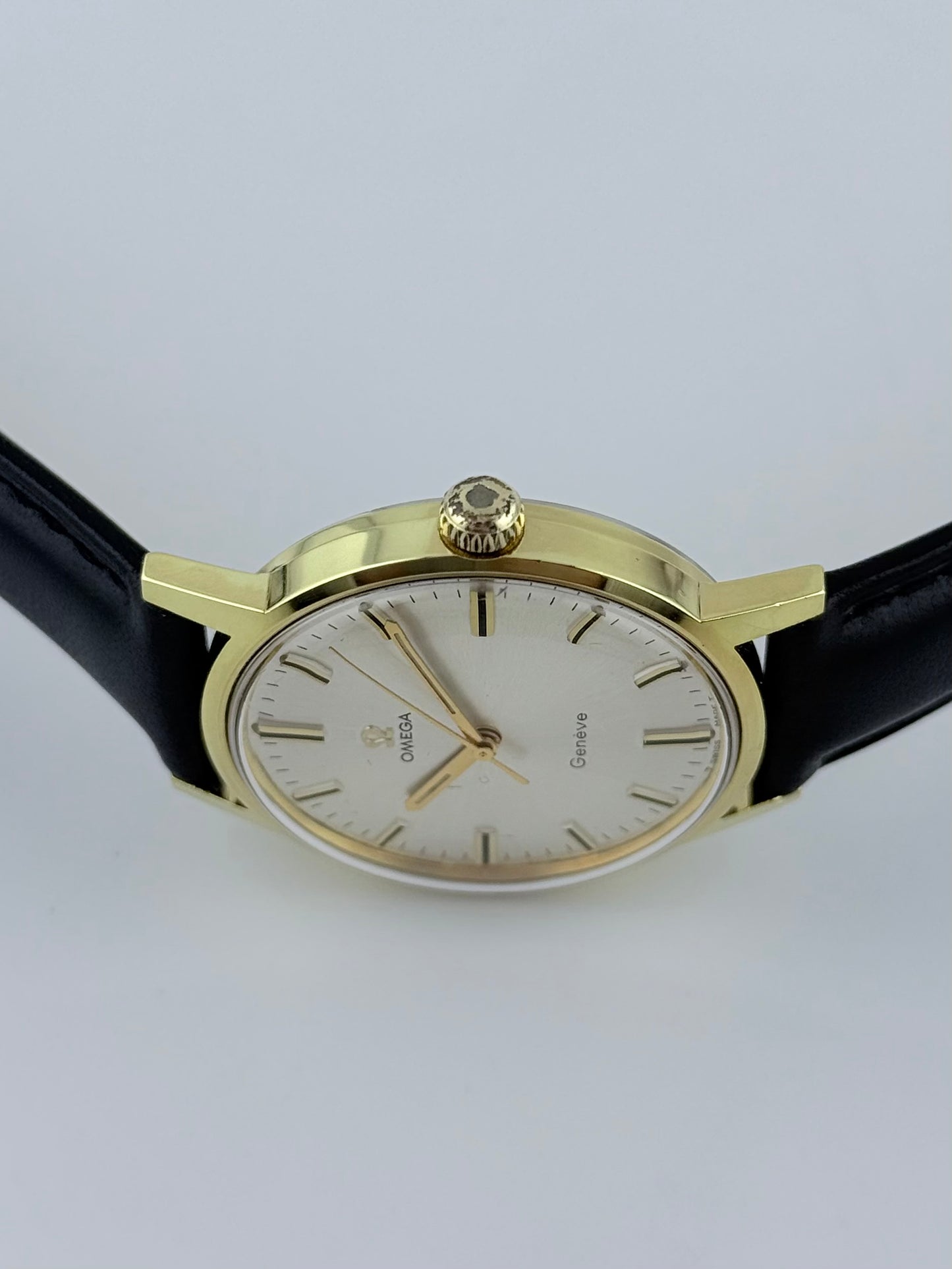 Omega Geneve Manual Wind 135.070 - Box and Papers