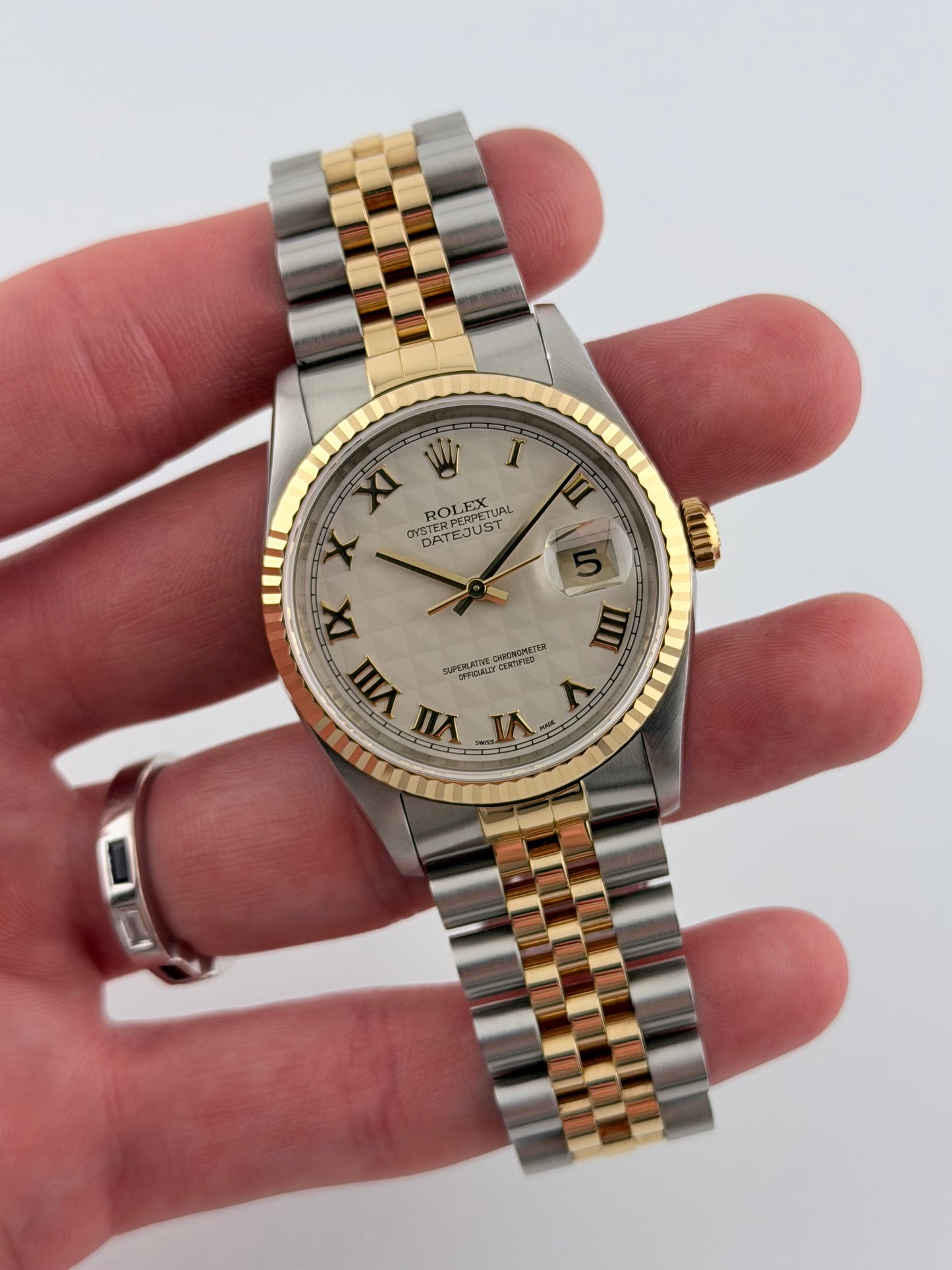 Rolex Datejust Oyster Perpetual 16233 - Rare Pyramid Dial - Original Box