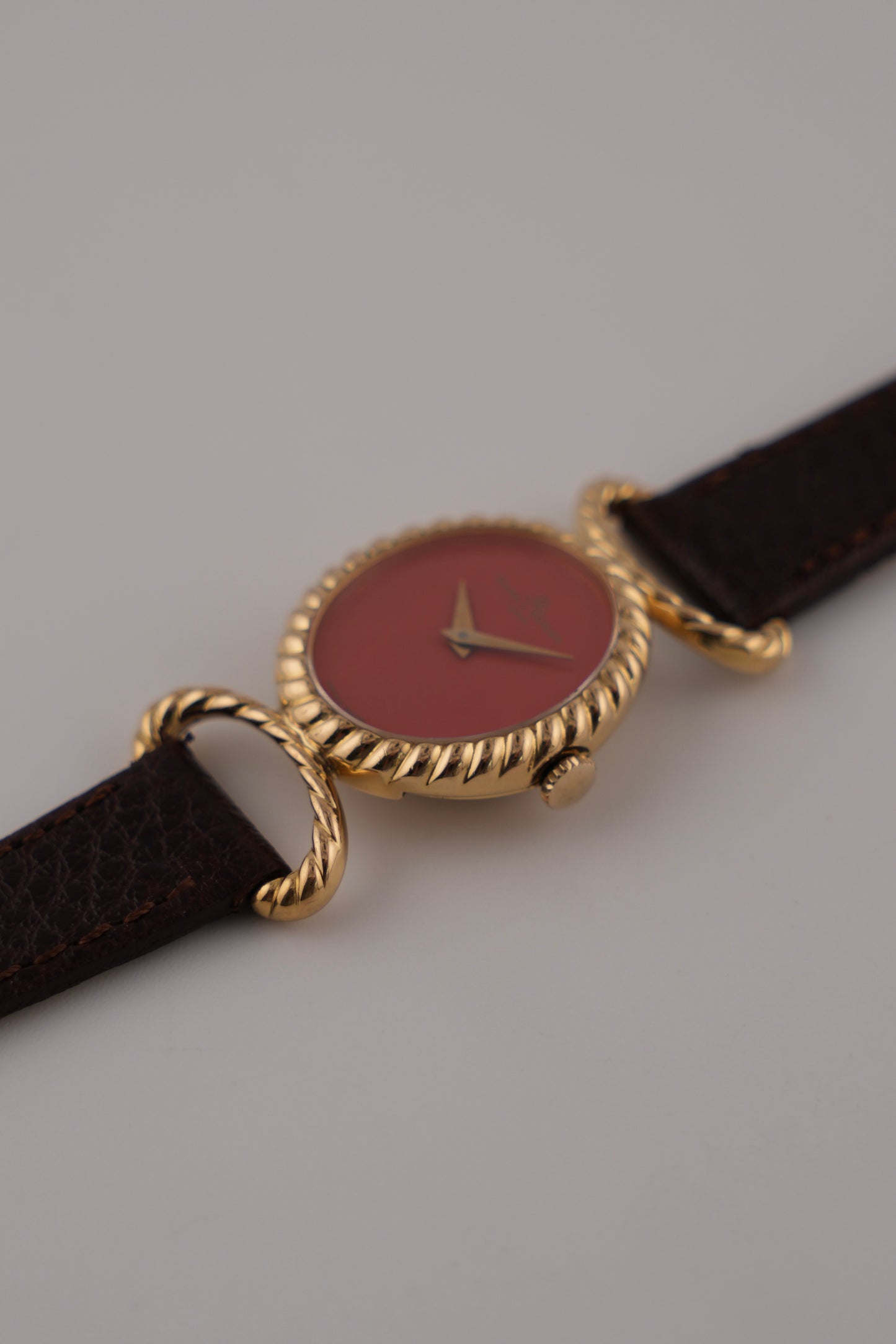 Baume Mercier Geneve Manual Wind Coral Dial - 38320 - solid 18ct Gold - Ladies