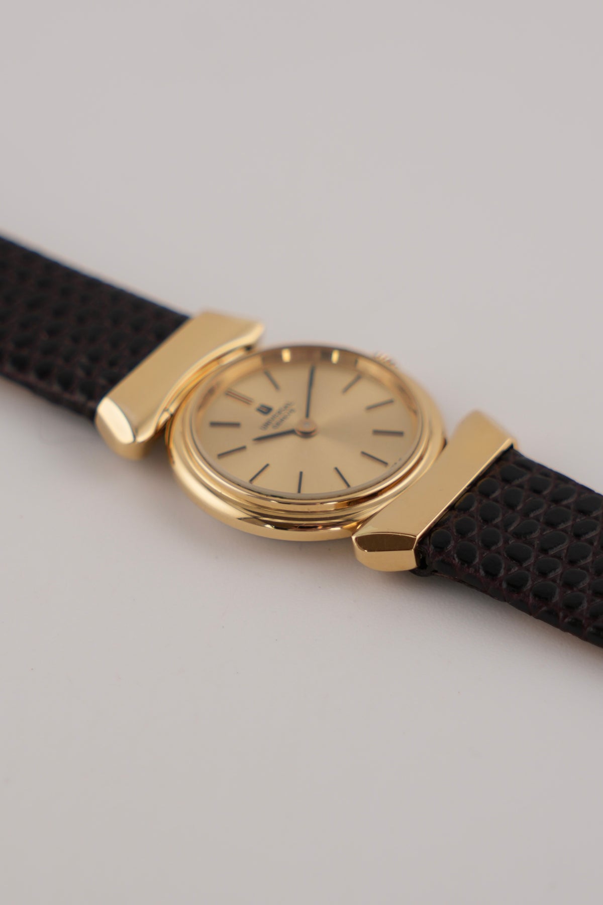 Universal Geneve 542678 - Ladies - Unique Convertible Lugs! - Box and Papers