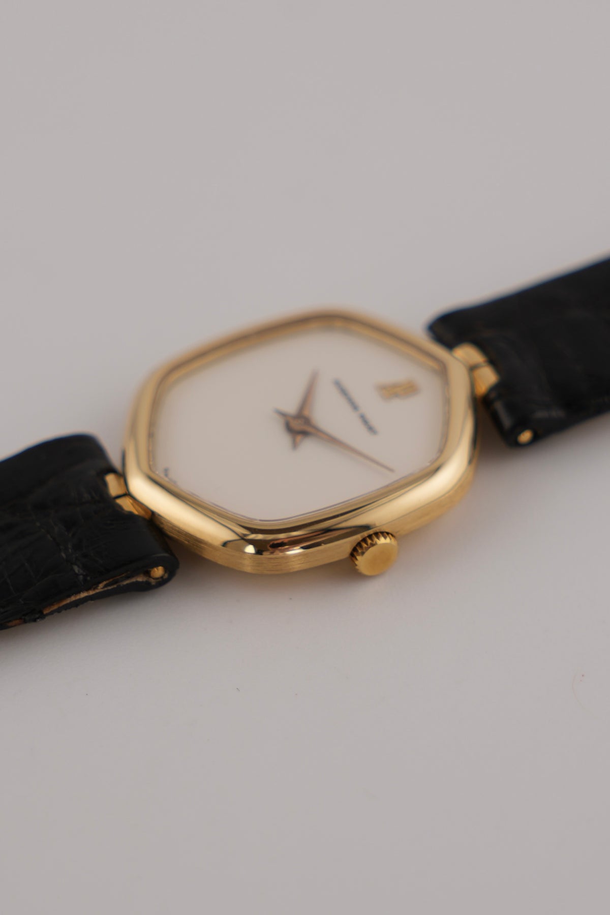 Audemars Piguet Manual Wind BA5895 - 18ct Gold - Ultra Slim - RARE -Exeptional SET!!