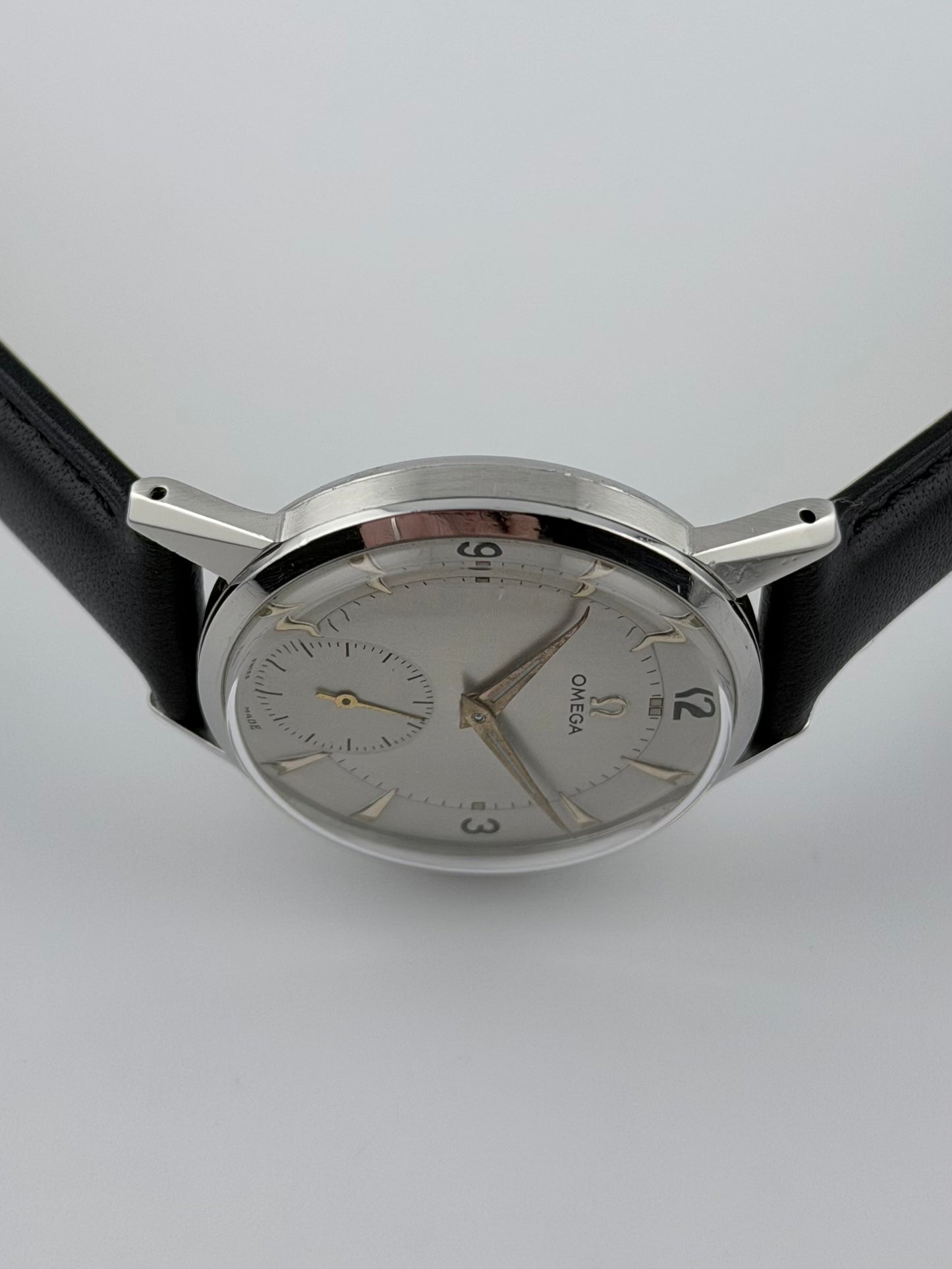 Omega Manual Wind - Sub Seconds - 2495-17