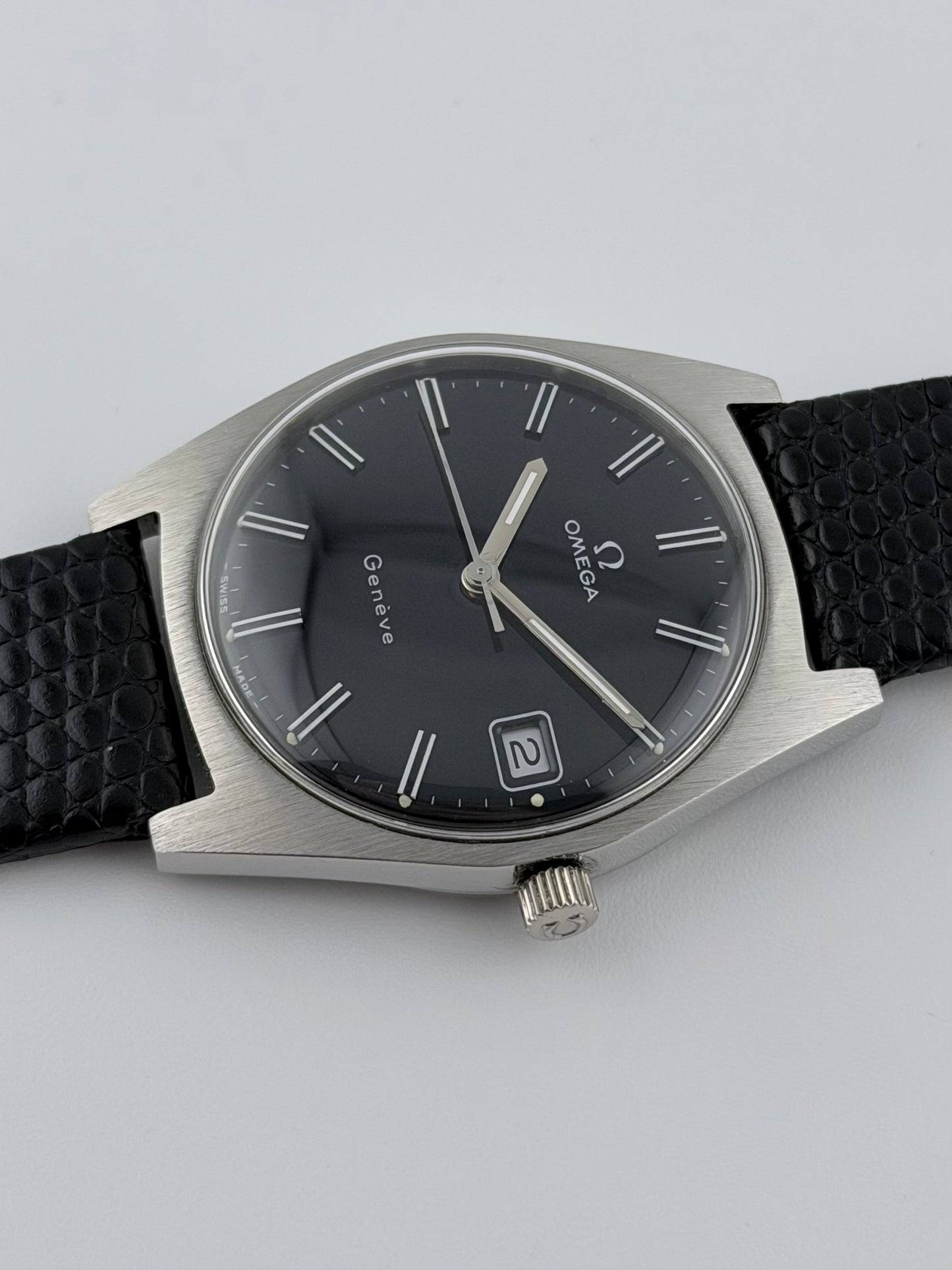 Omega Geneve Date Manual Wind 136.041
