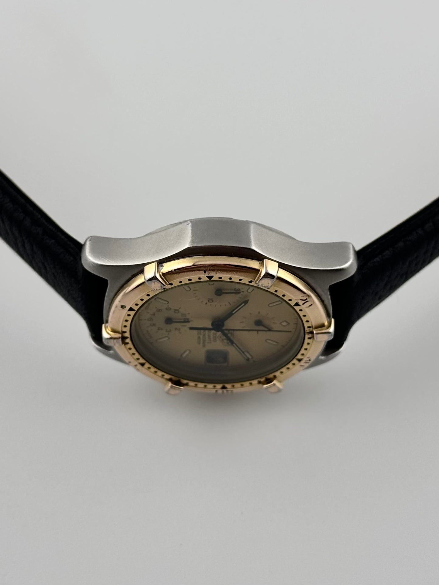 Heuer 2000 Quartz Chronograph - M379