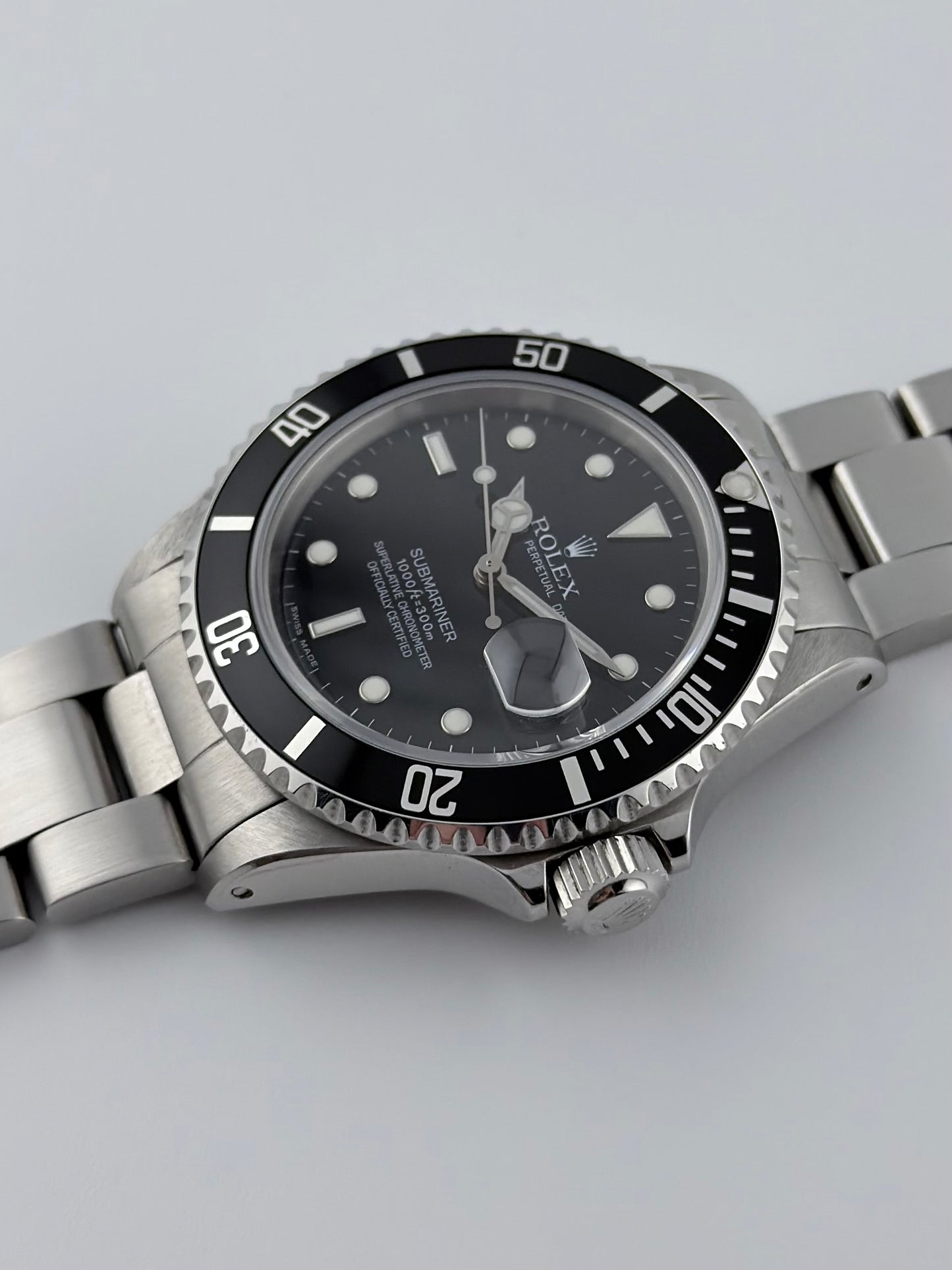 Rolex Oyster Perpetual Submariner Date - 16800 - Original Box and Booklets
