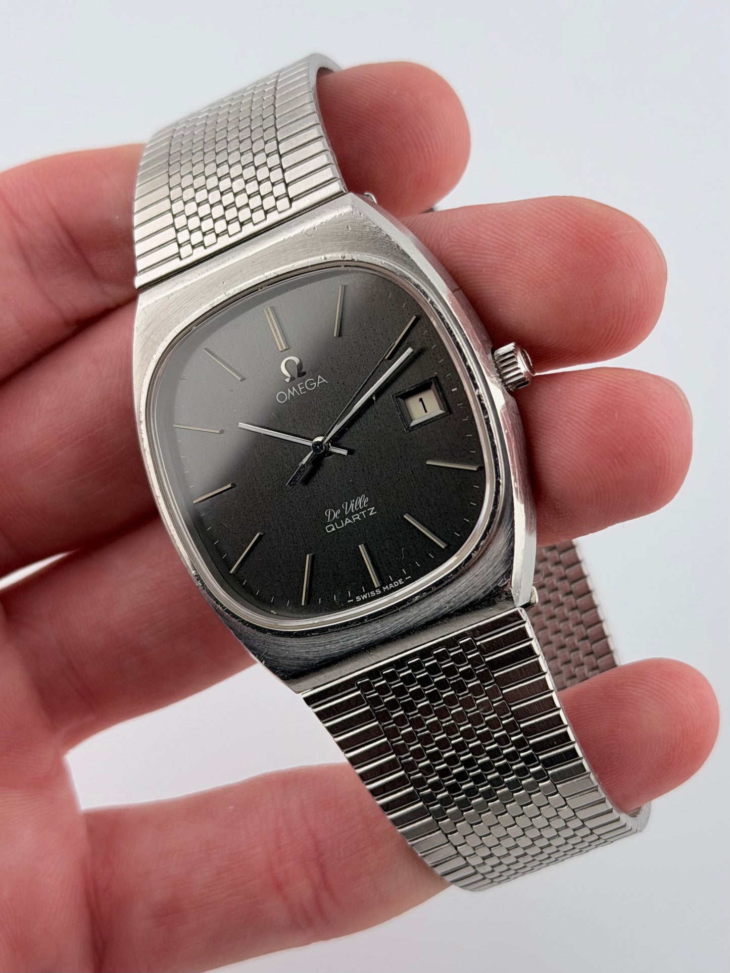 Omega DeVille Quartz Date 192.0035
