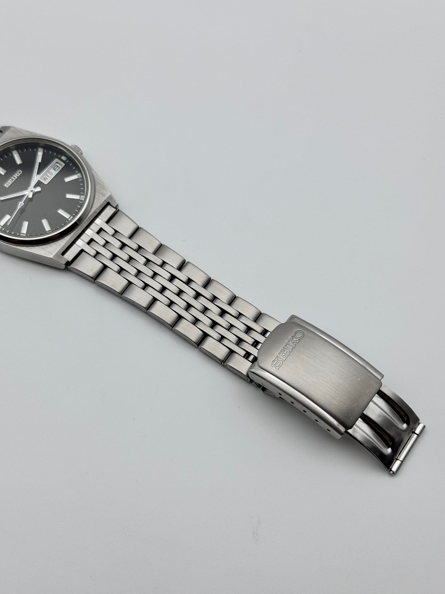 Seiko Quartz V743-9020 - Box and Papers
