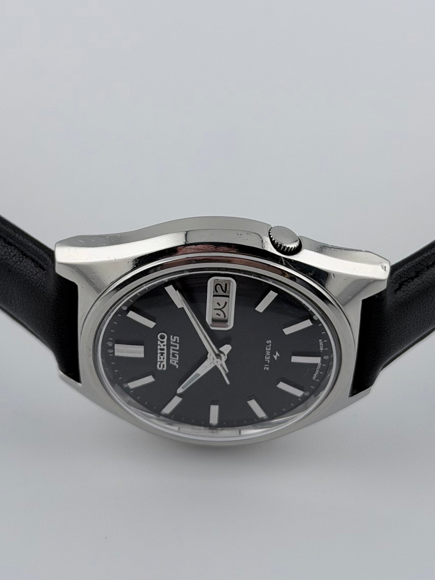 Seiko Actus Japanese Day-Date 7019-8010
