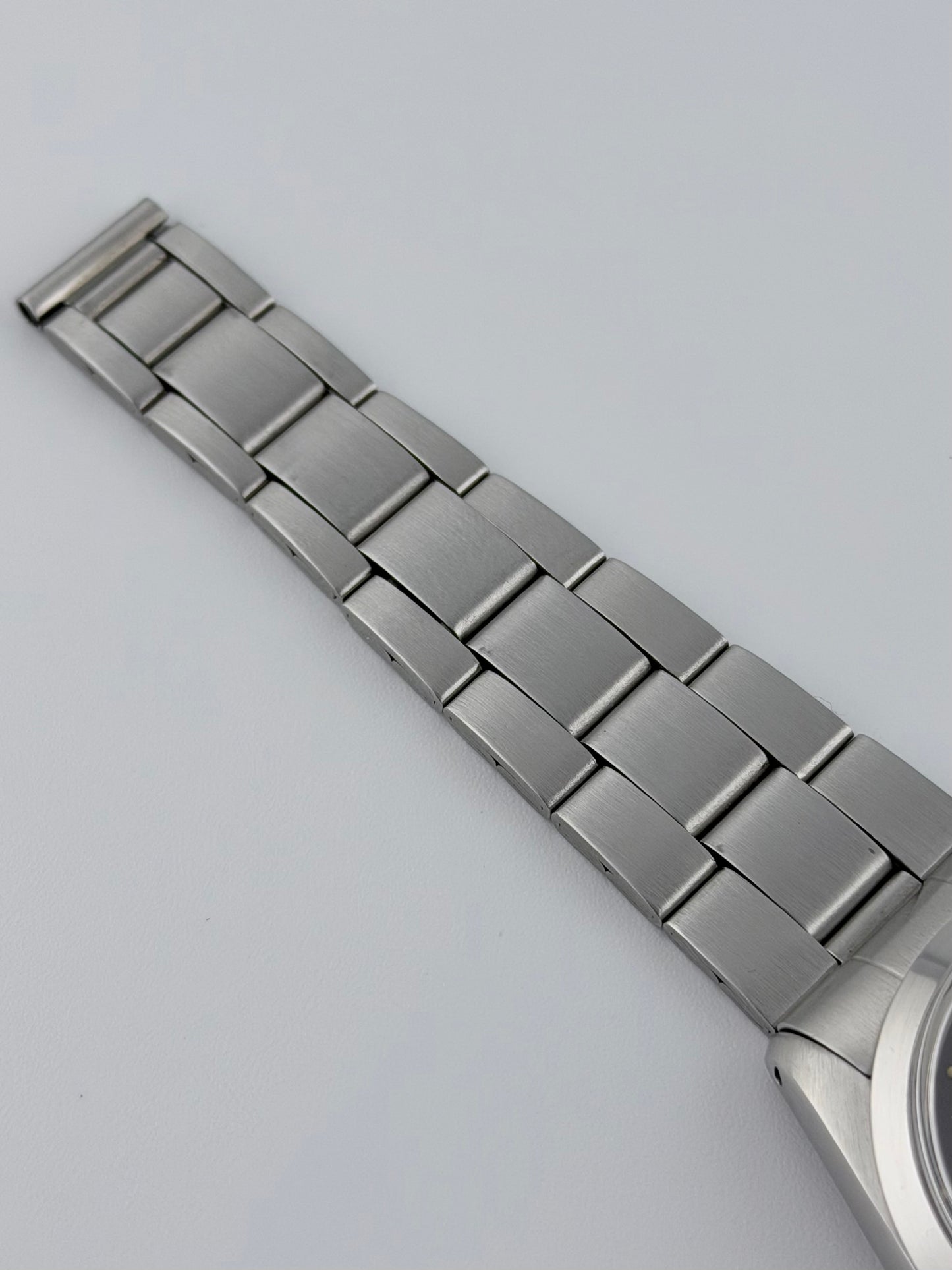 Tudor Oysterdate - Manual Wind - 90120 - Box and Papers!