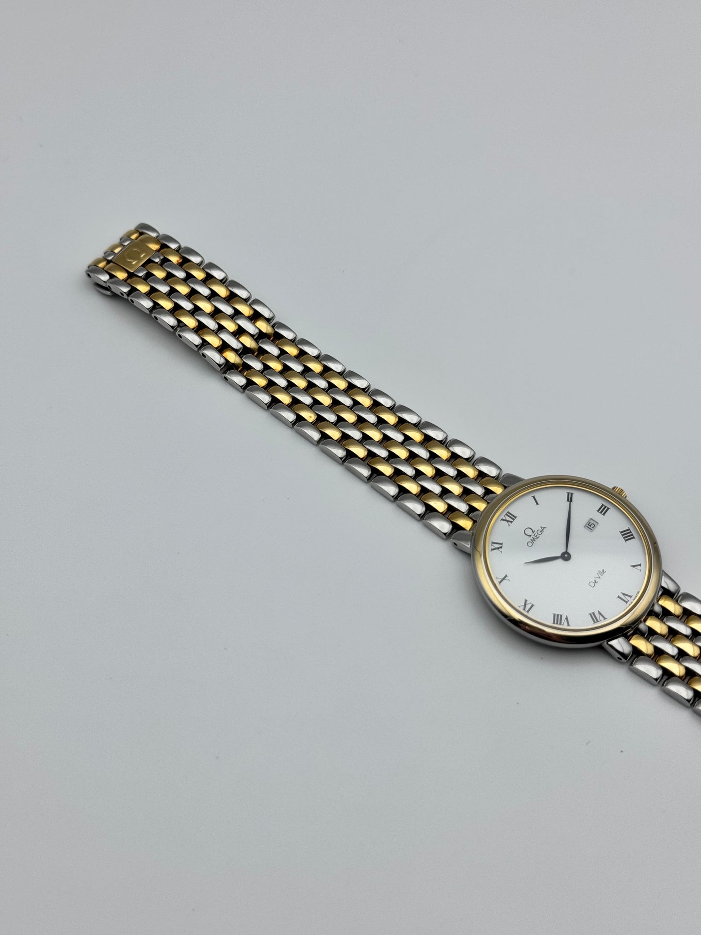 Omega DeVille Quartz Date 396.2379 - Original bracelet & warranty card.