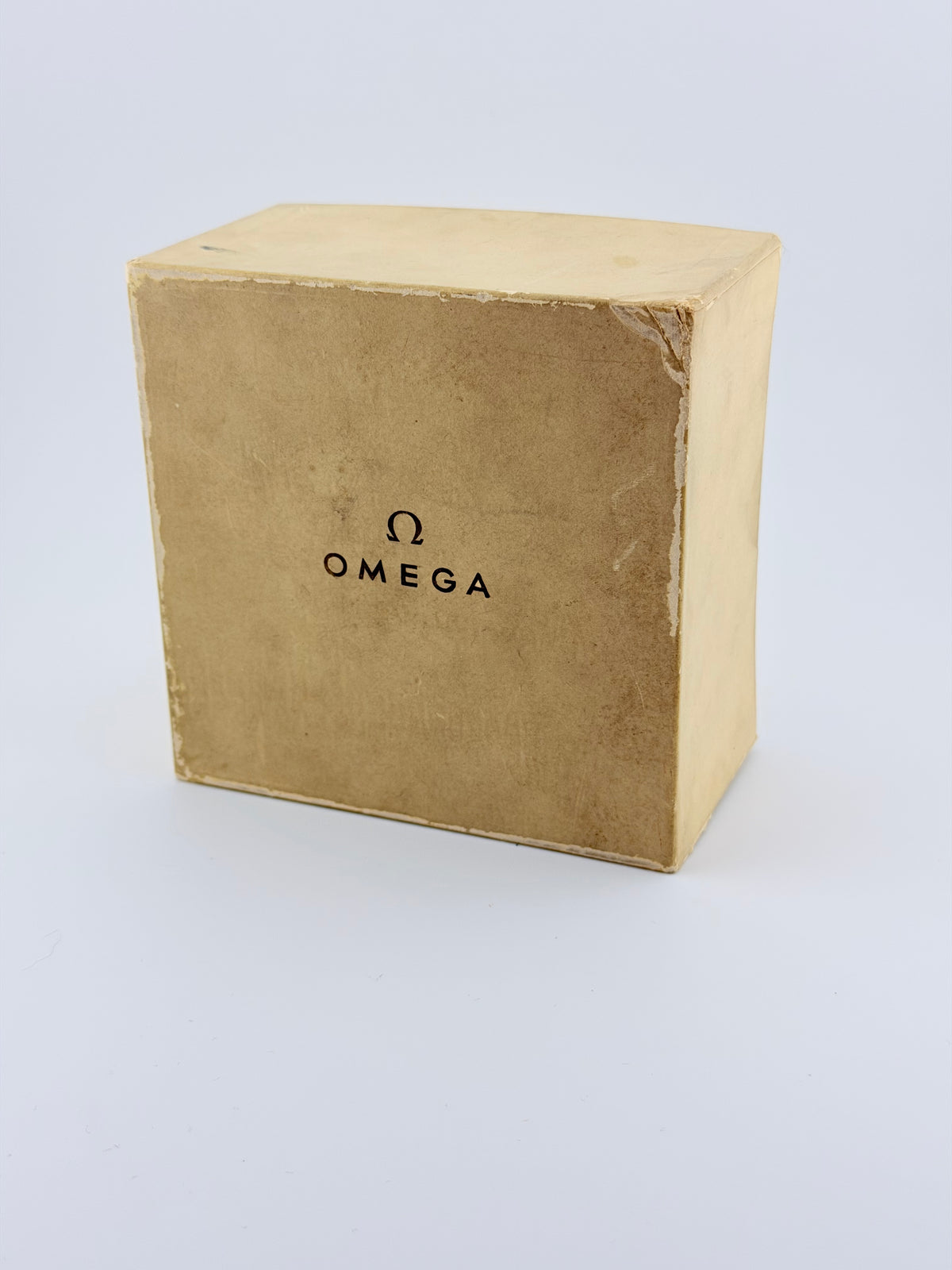 Omega Manual Wind 9ct Gold - 928 181407 - Linen Dial - Box and Papers