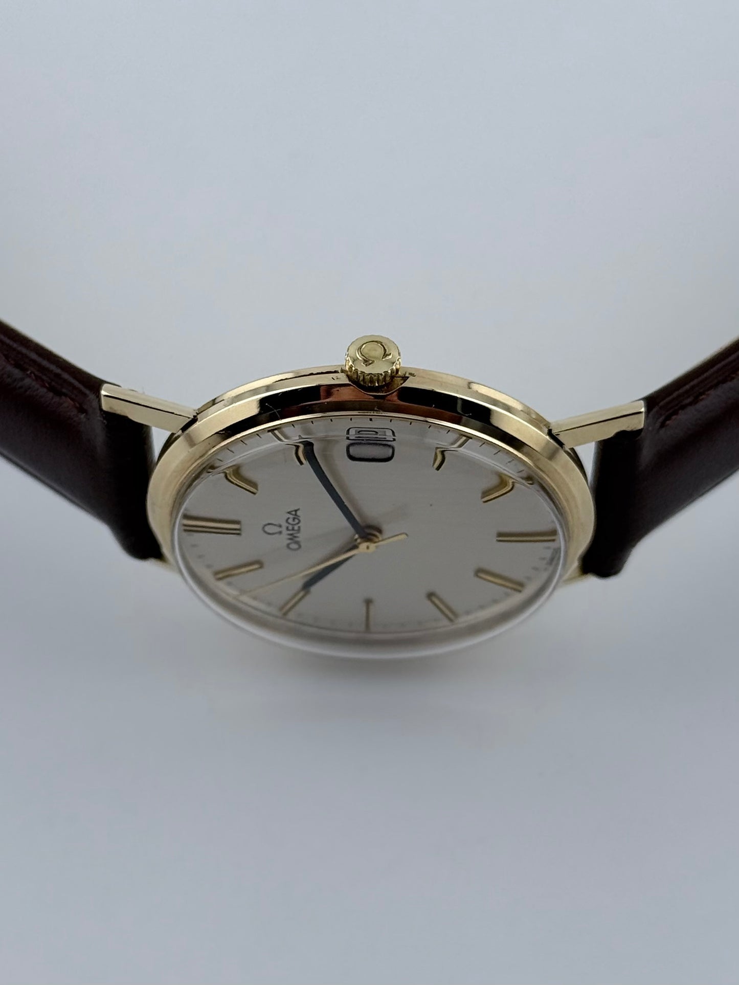 Omega Geneve Manual Wind 9ct Gold - 132.5017