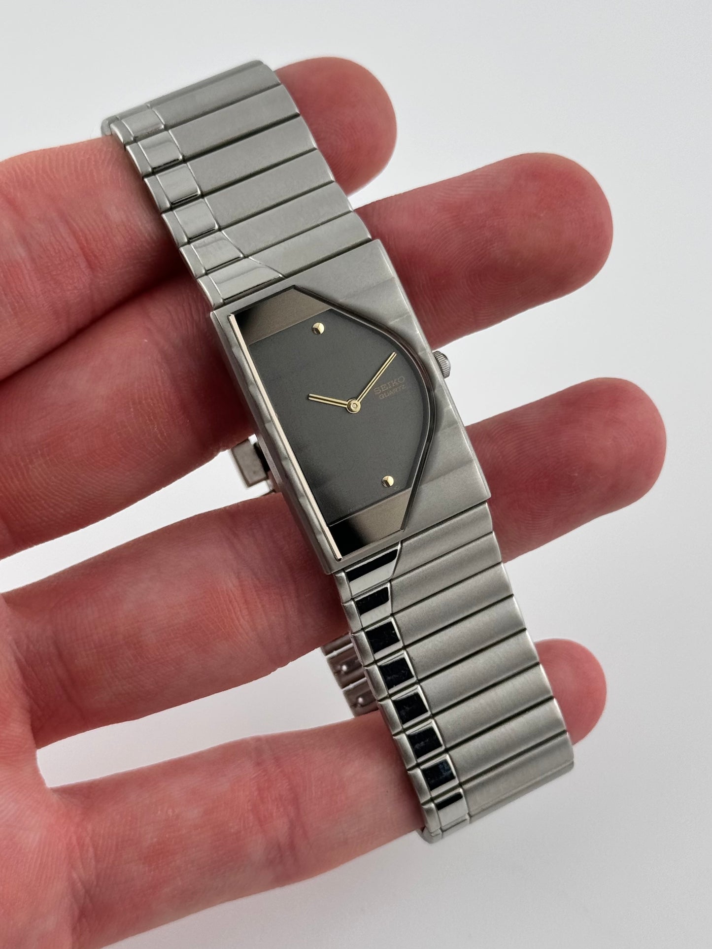 Seiko Half Moon Tank Quartz - Original Box - 2Y00-5F90