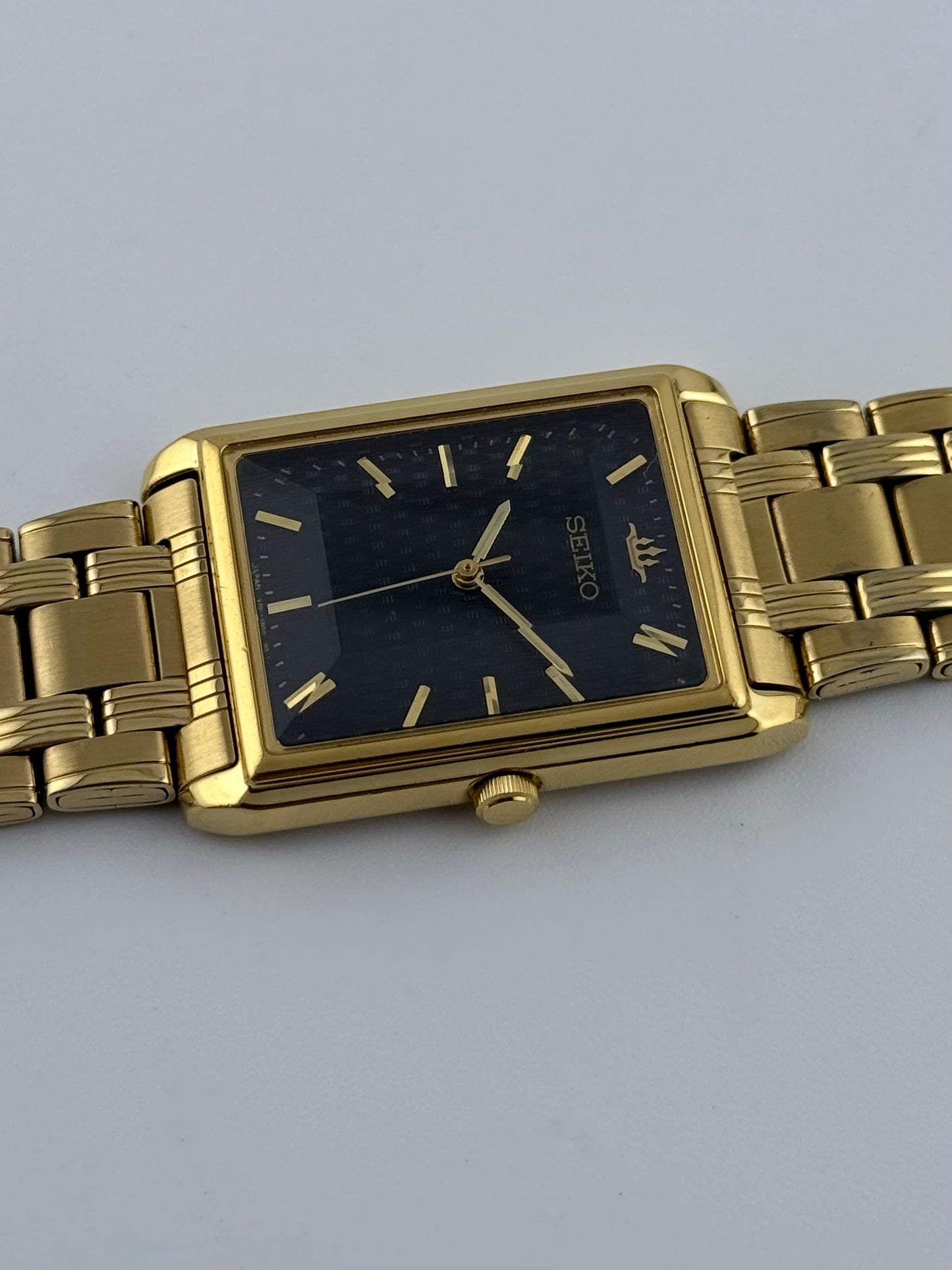 Seiko Tank Quartz - V701-5D00 - Rare Faceted Crystal