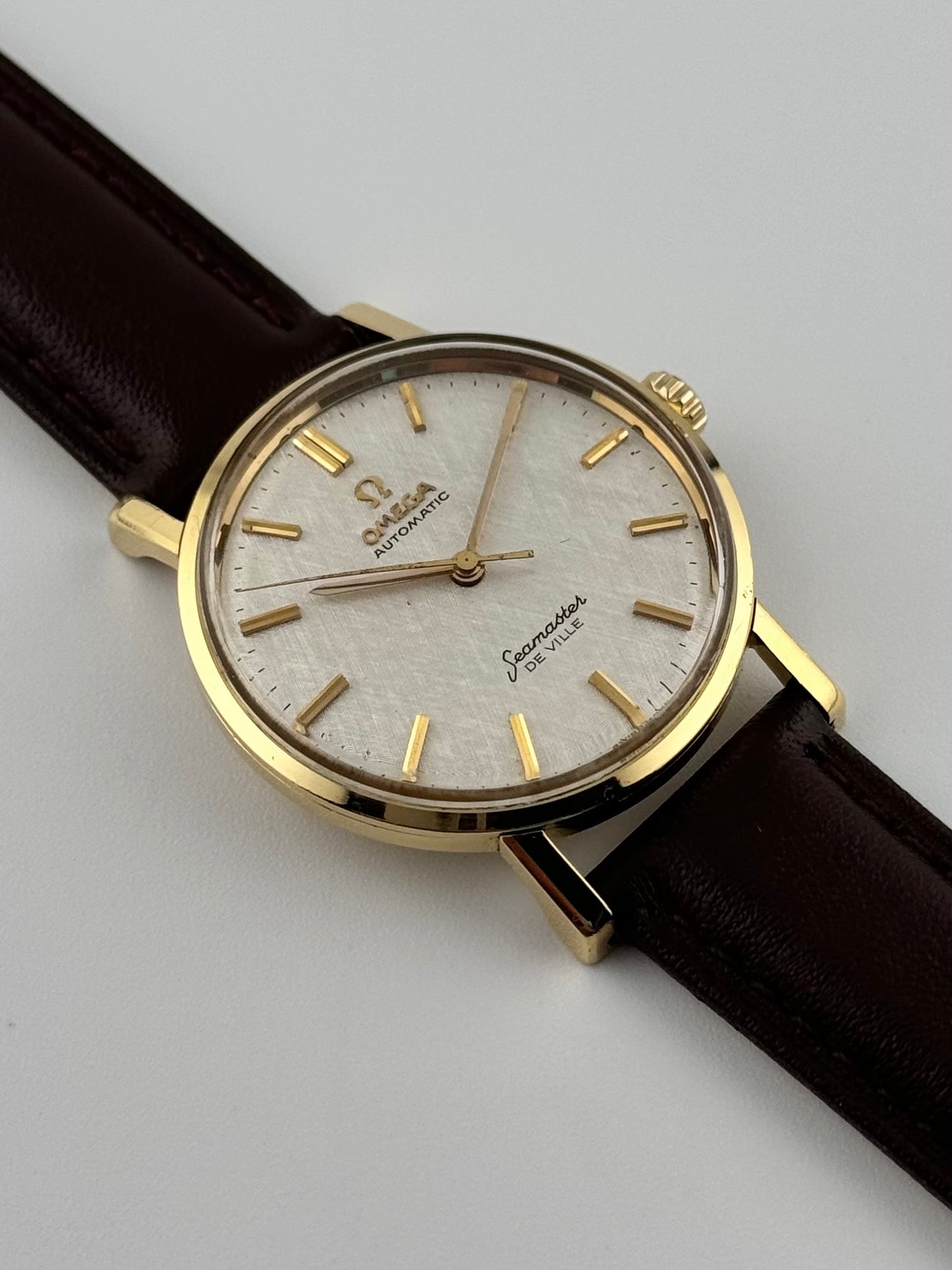 Omega Seamaster De Ville Automatic Linen Dial - 18ct Gold - 165025 SC-62