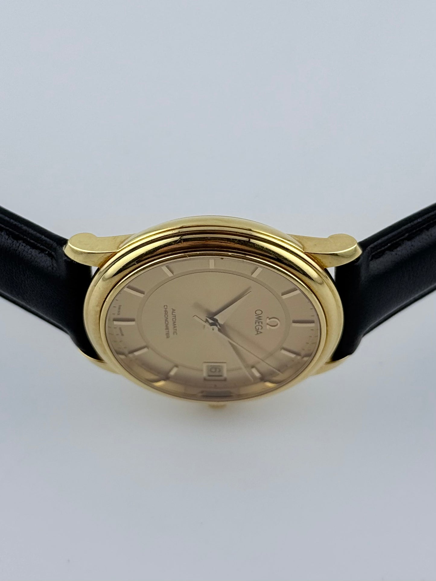 Omega Chronometer Automatic Date - Solid 18ct Gold - 4600.11