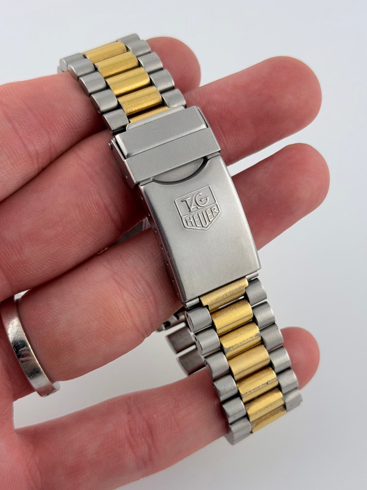 Tag Heuer Professional 3000 Quartz Date - 934.213