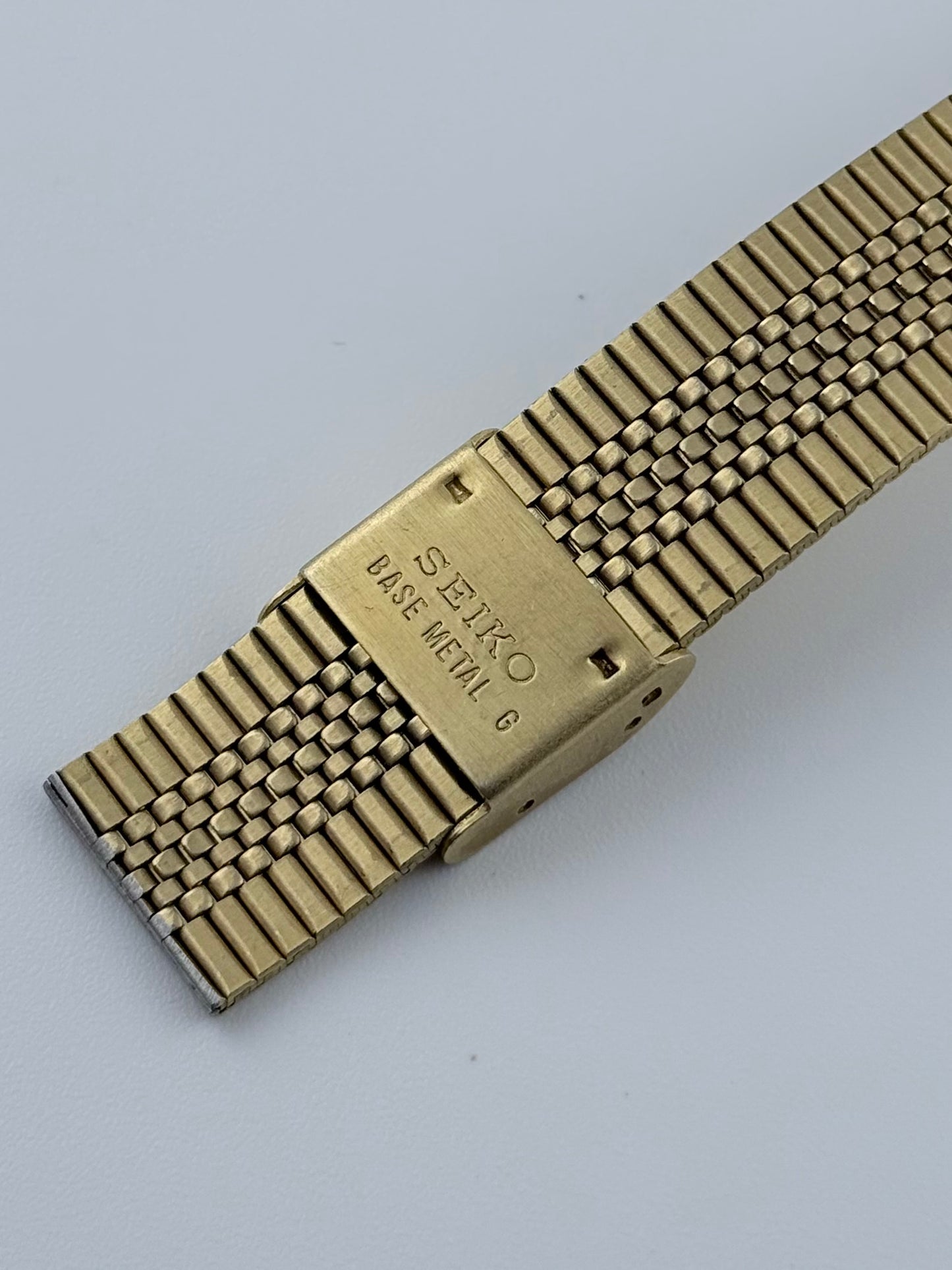 Seiko Quartz Date Dress Watch - 5Y39- 7000