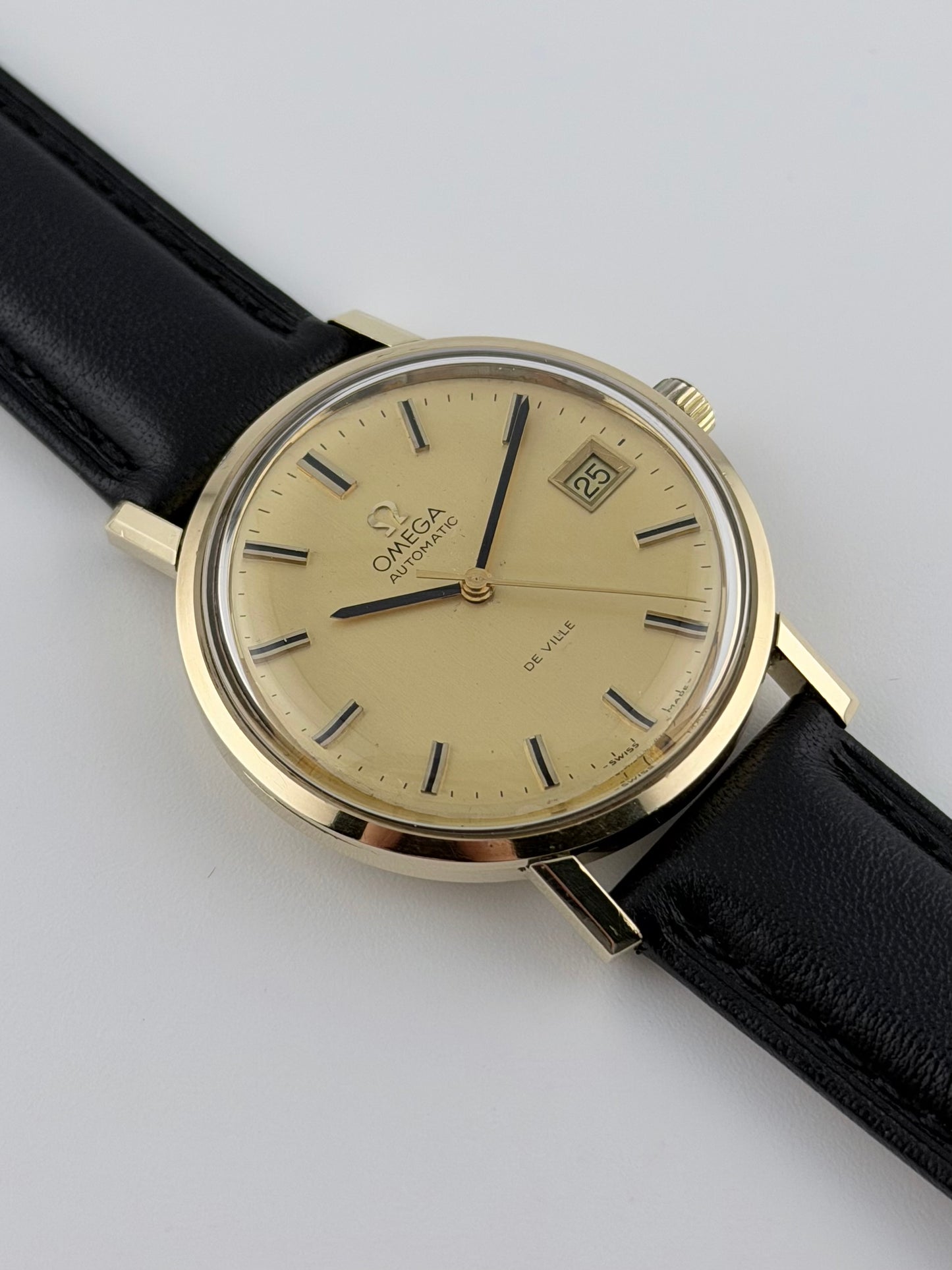 Omega De Ville Automatic Date 166.5161 - 9ct Solid Gold - Box and Papers!