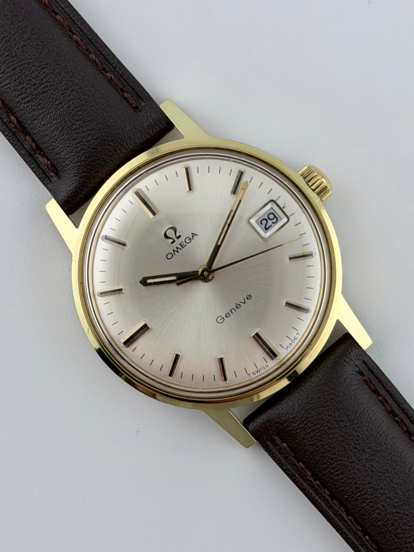 Omega Geneve Date Manual Wind - 136.070