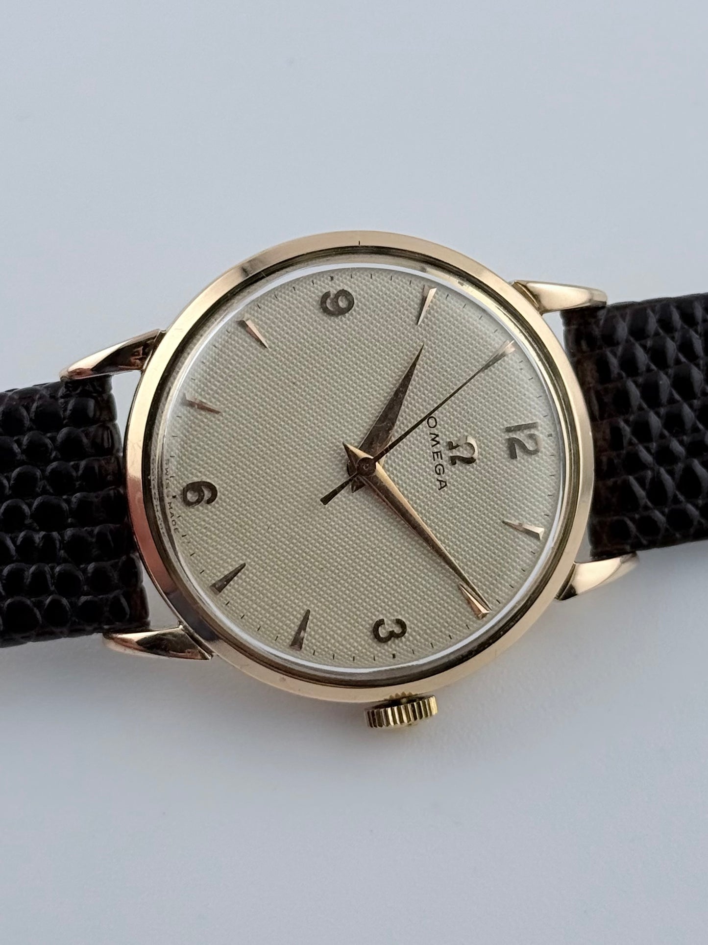 Omega 1952 Manual Wind - 2792 - 18ct Gold - Waffle Dial