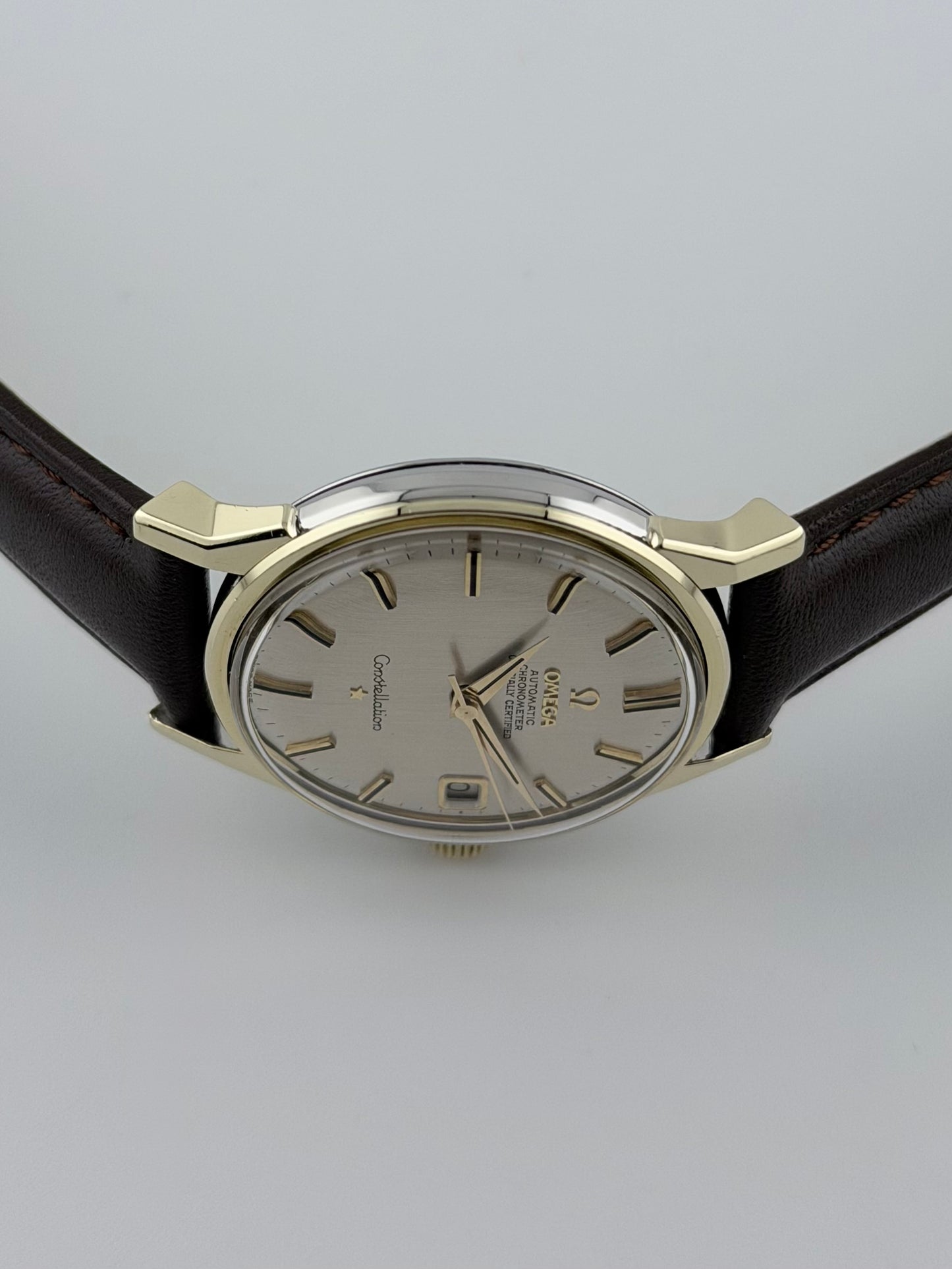 Omega Constellation Chronometer Automatic Date 168.005 - Dog Leg Lugs